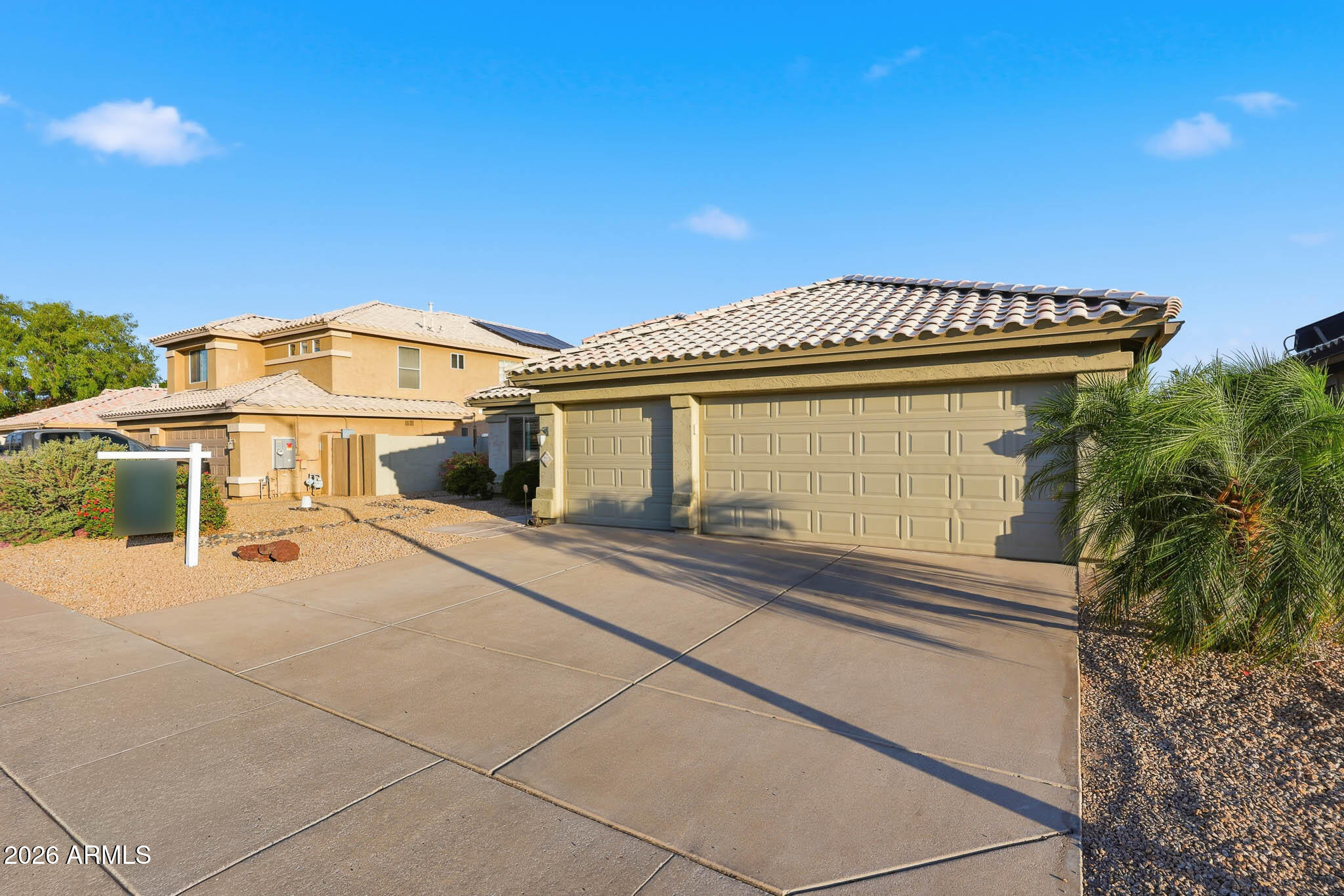 6619 W LOUISE Drive