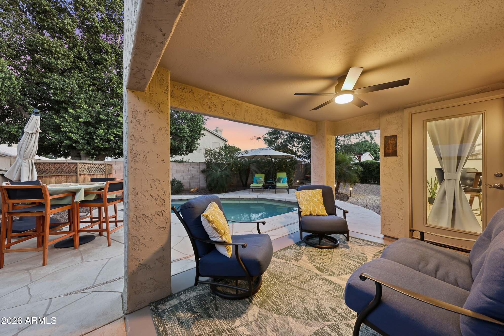 6619 W LOUISE Drive