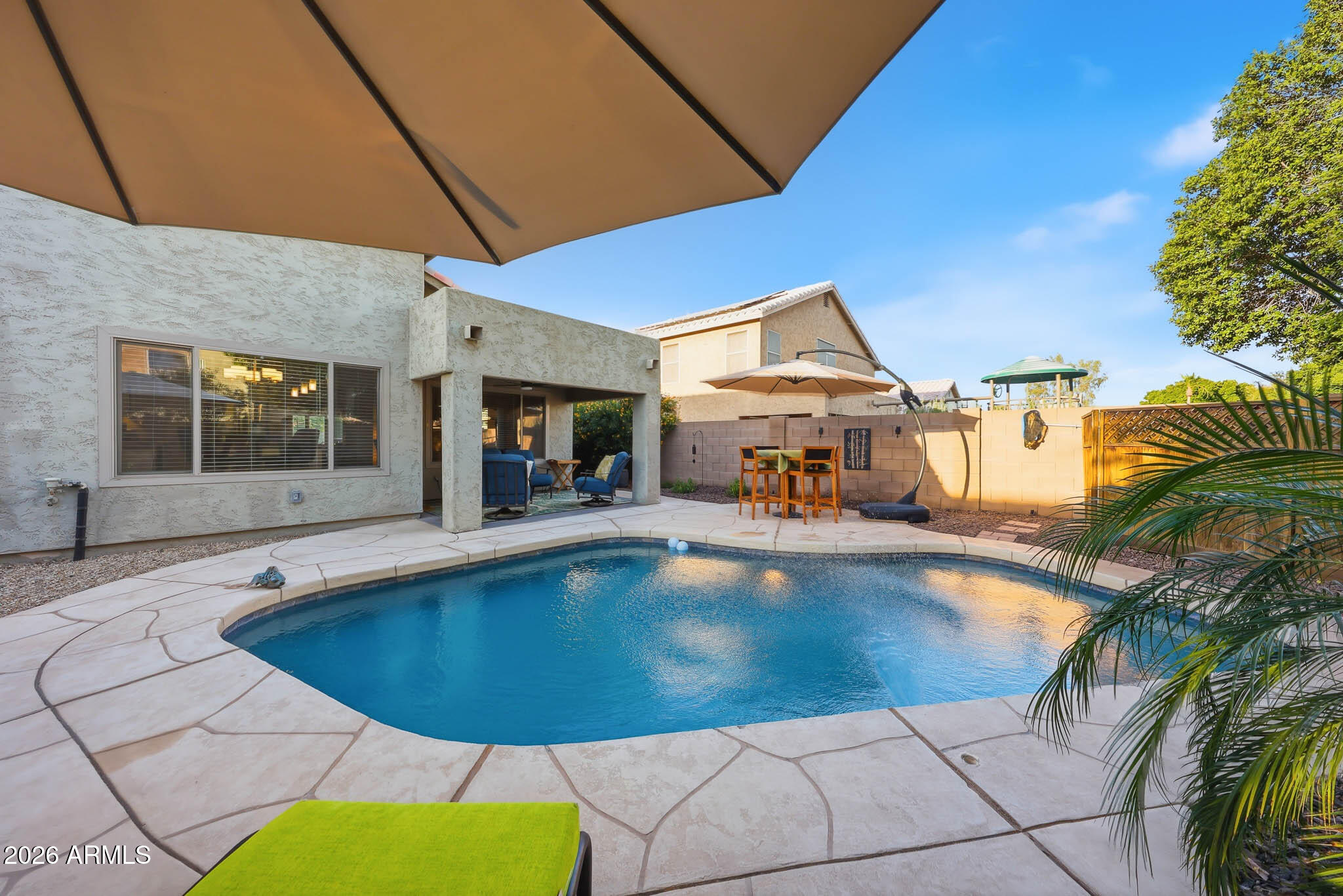 6619 W LOUISE Drive