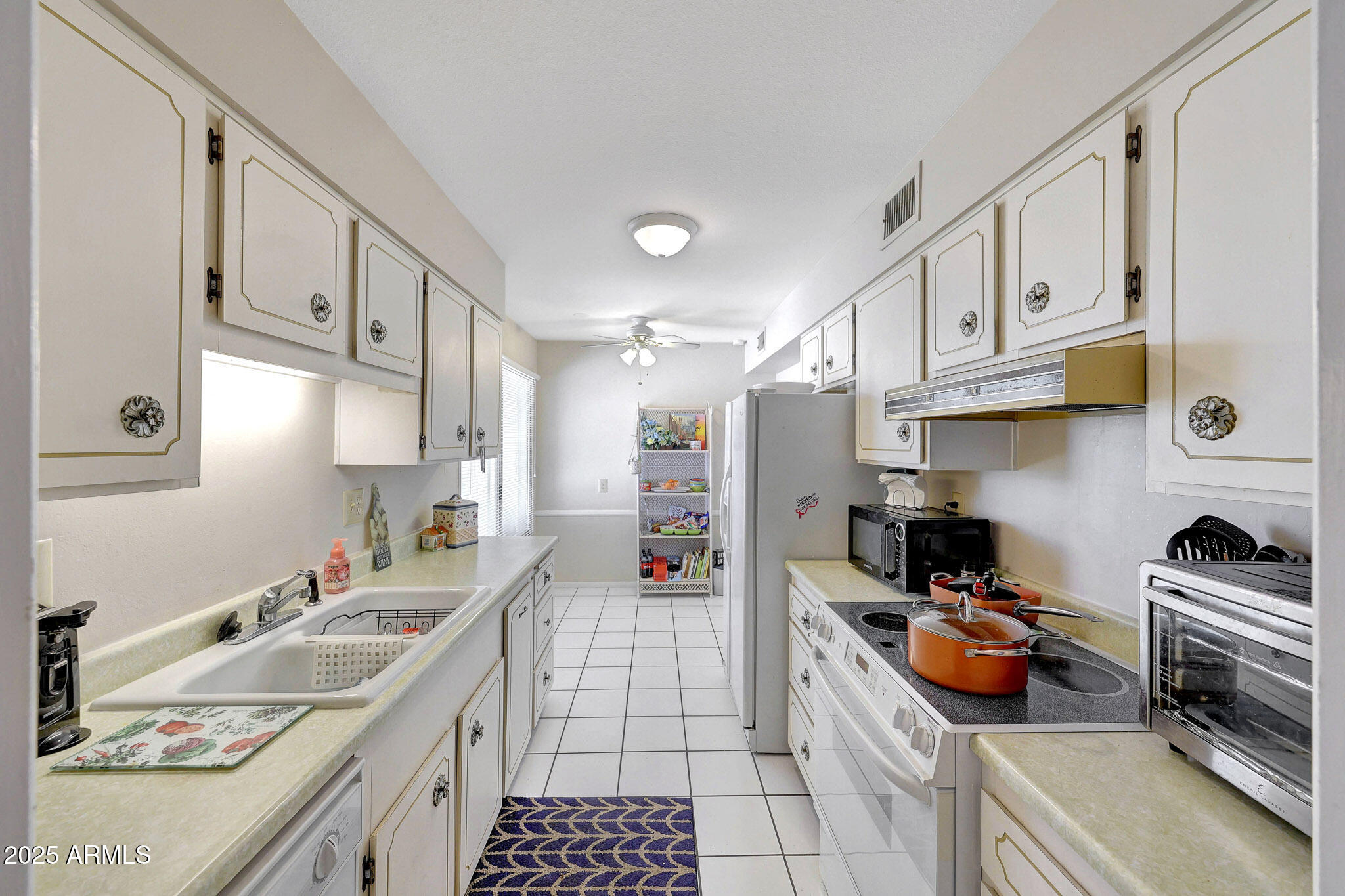 10837 W SANTA FE Drive
