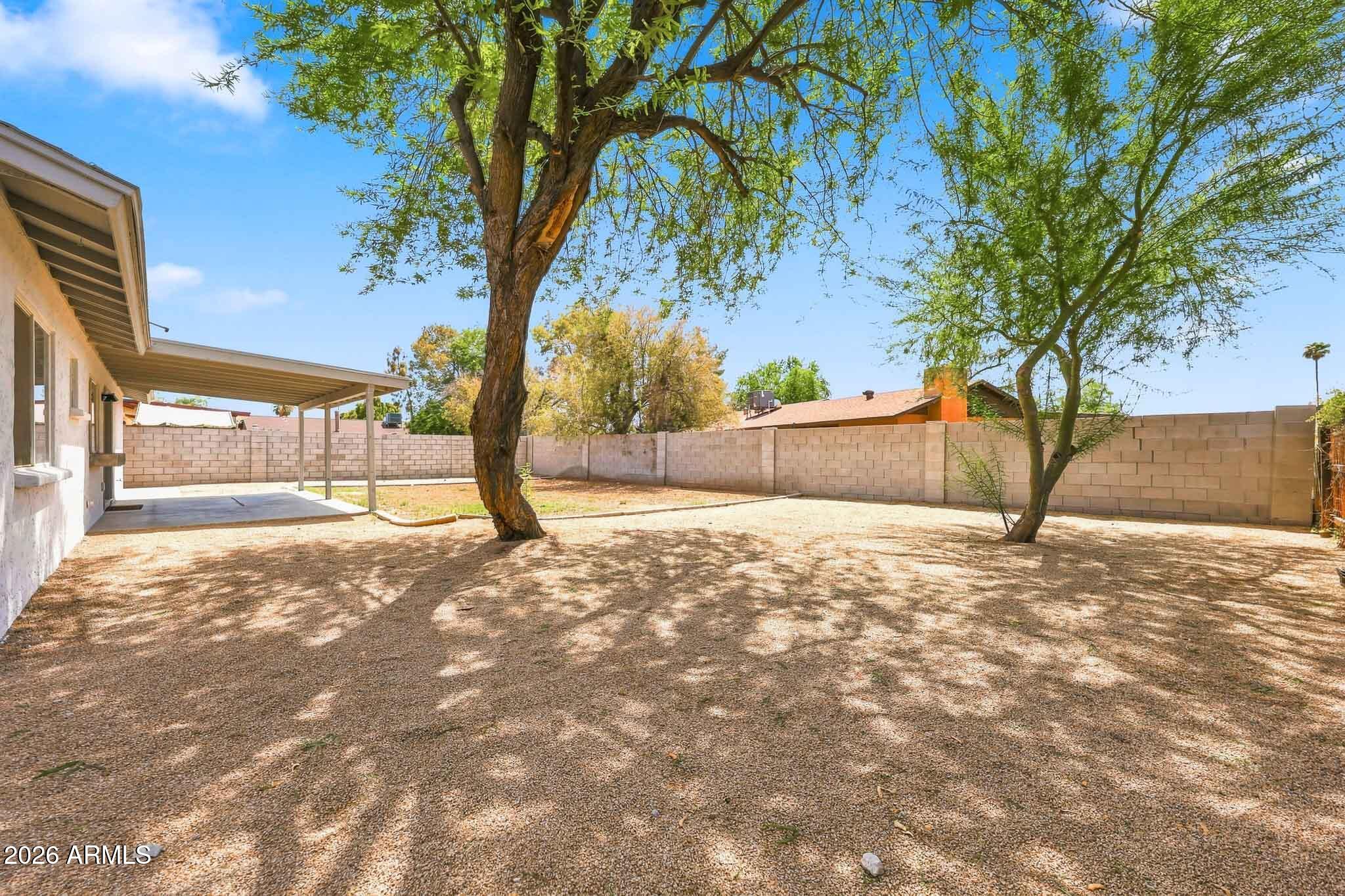 1041 W KILAREA Avenue