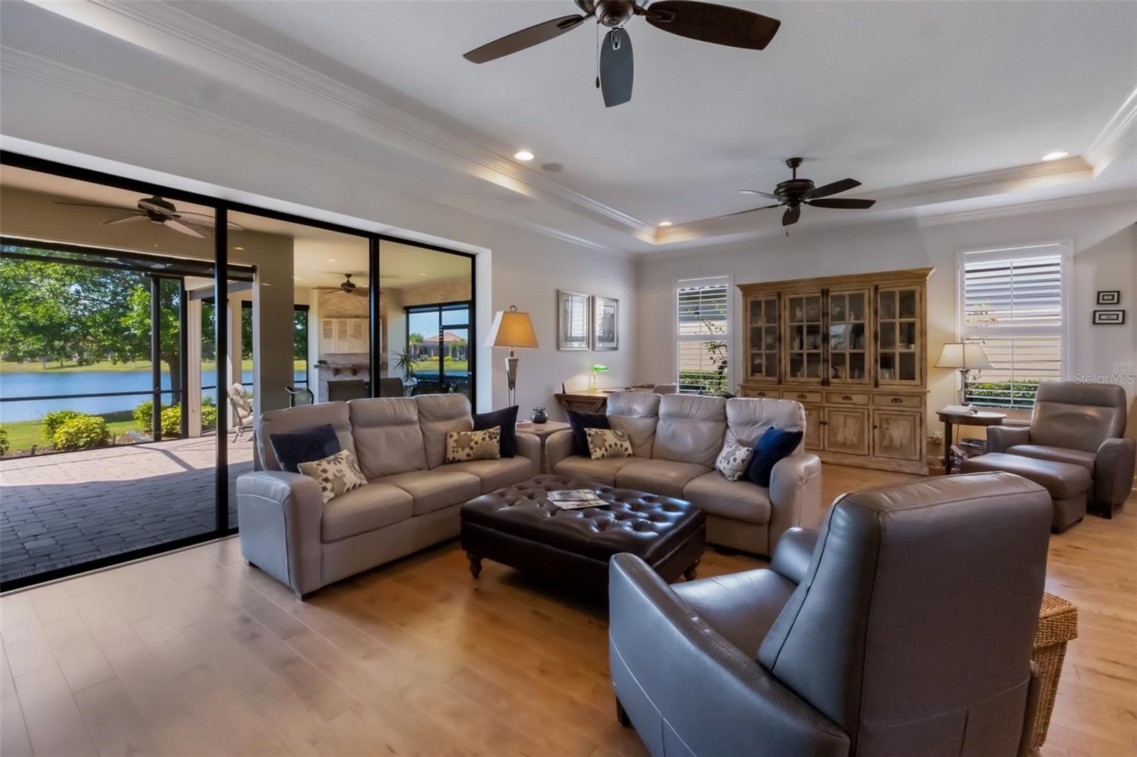 12740 DEL CORSO LOOP