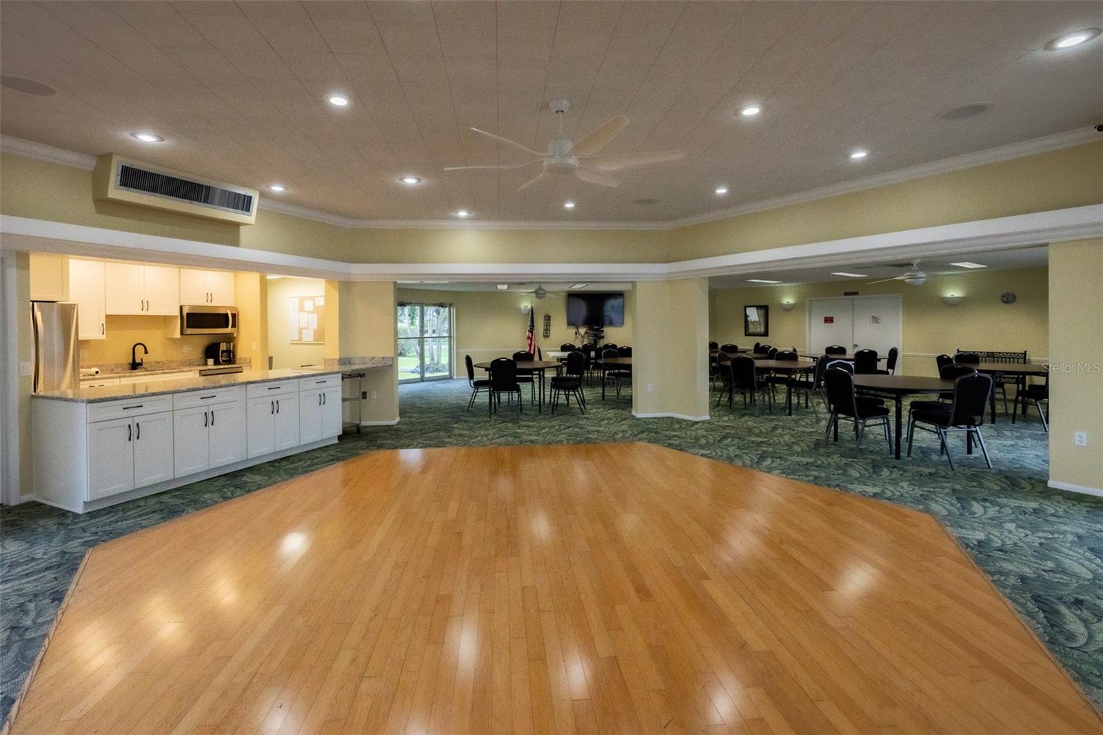 3680 IRONWOOD CIR #603L