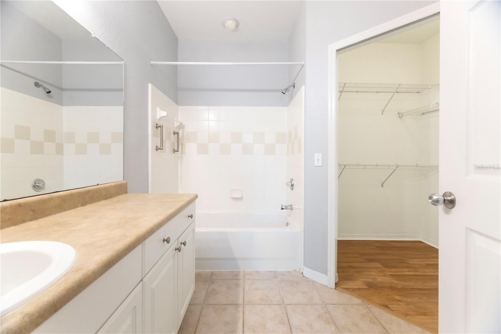 5721 SOLDIER CIR #105