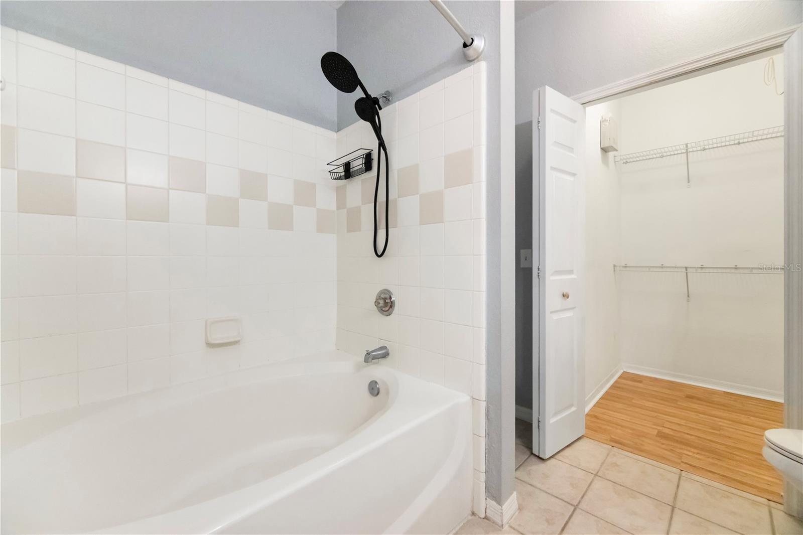 5721 SOLDIER CIR #105