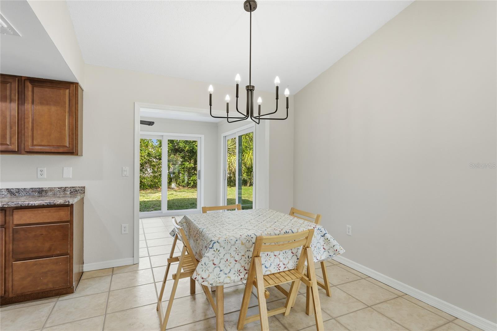 2365 SPRING OAKS CIR