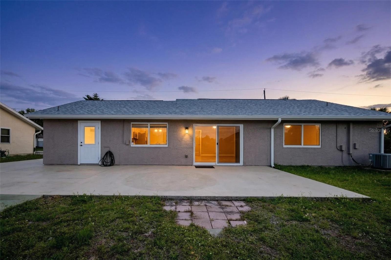 18310 VAN NUYS CIR
