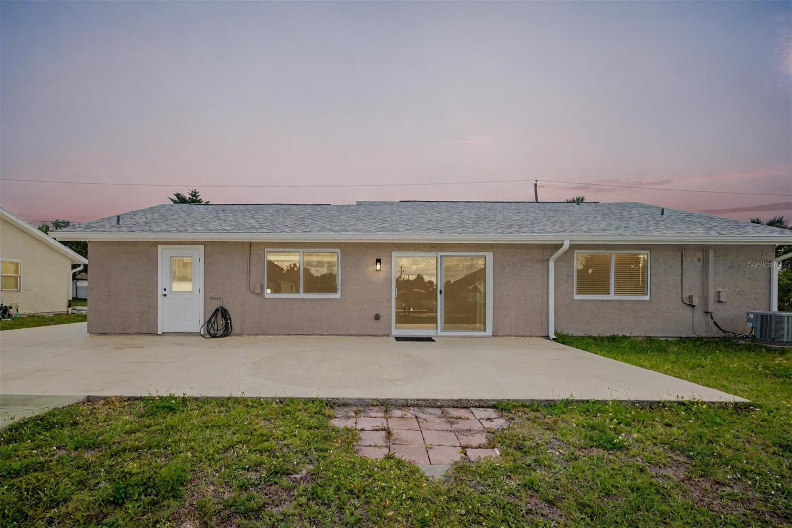 18310 VAN NUYS CIR