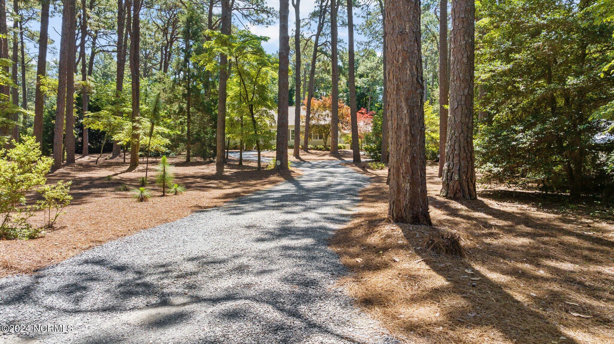 225 S Valley Road