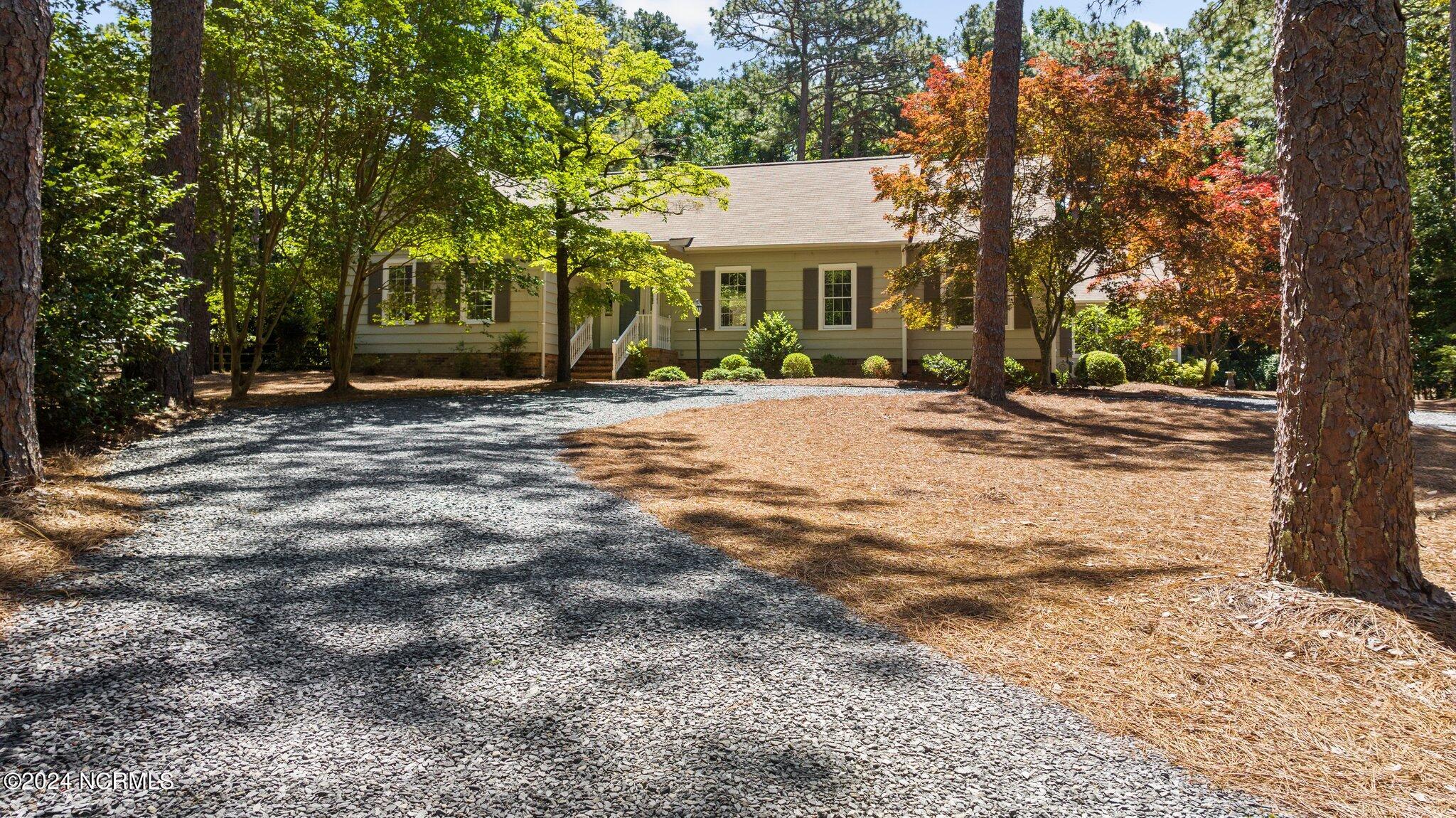 225 S Valley Road