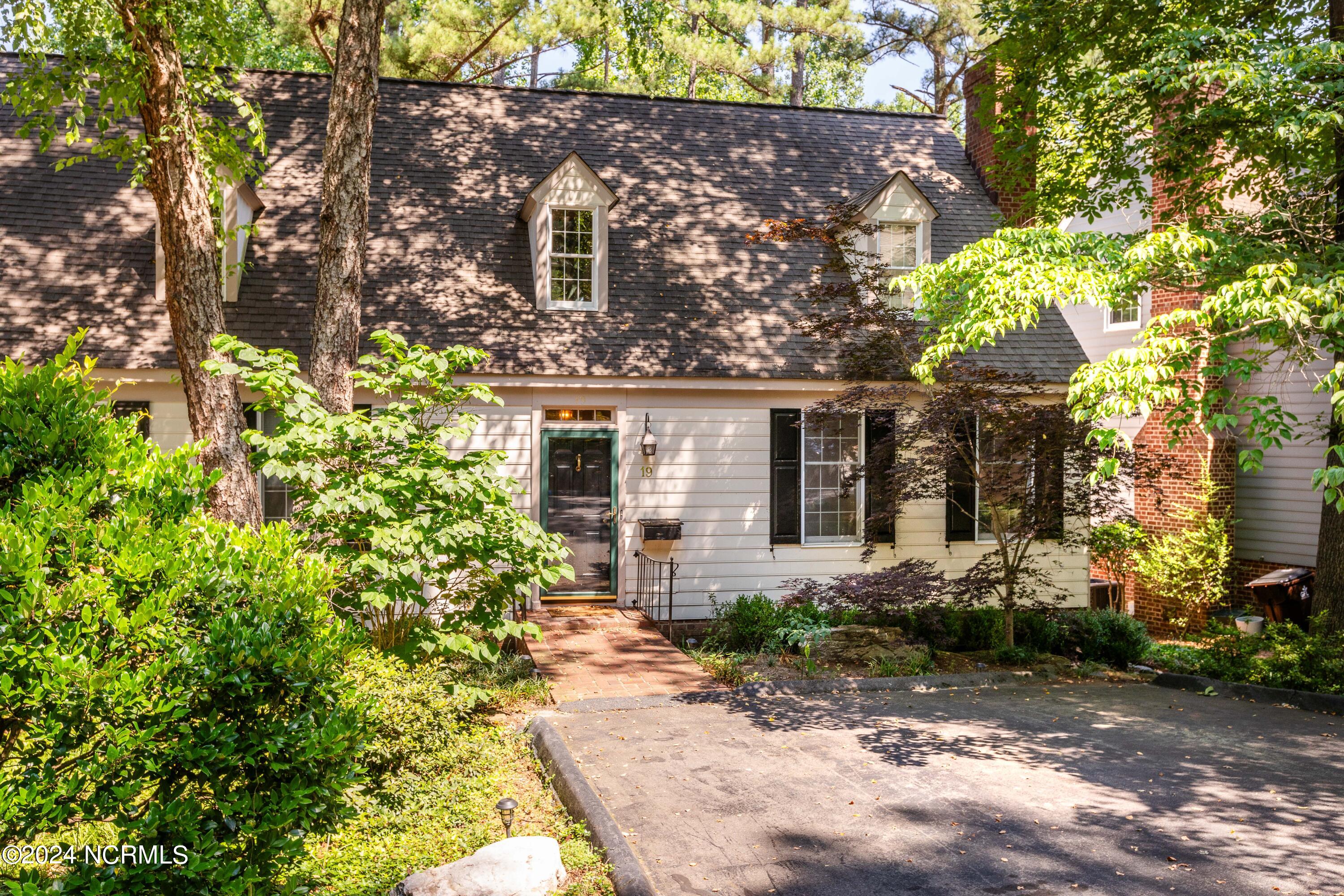 19 Village In The Woods Circle