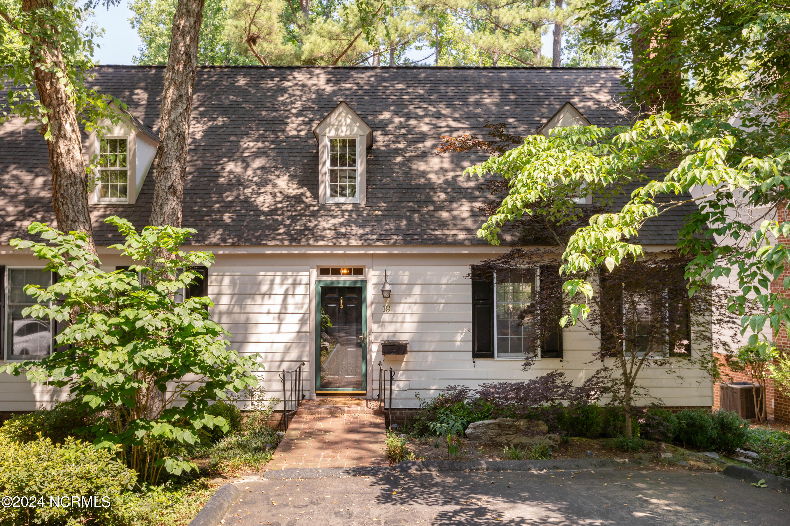 19 Village In The Woods Circle