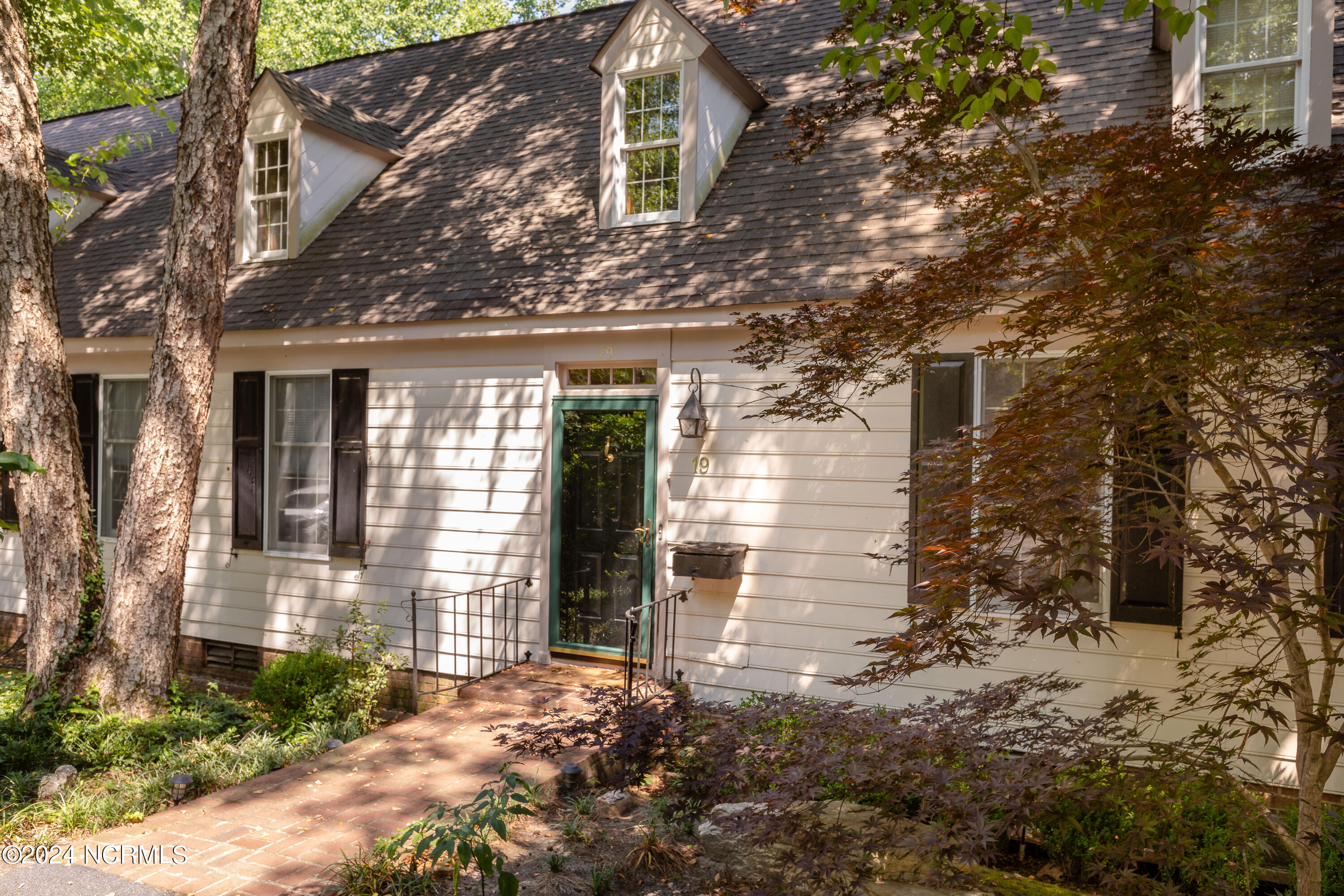 19 Village In The Woods Circle