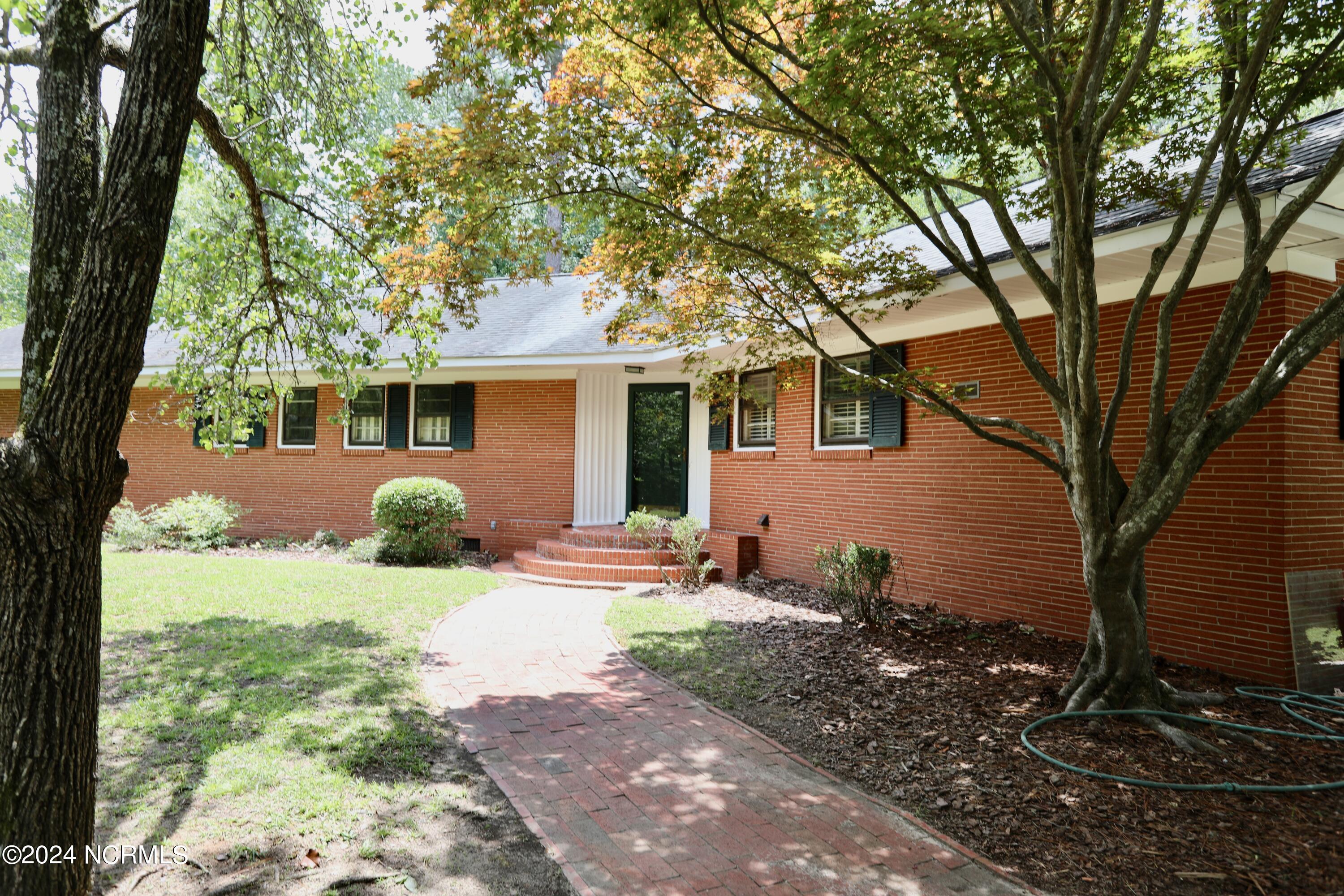 225 Arbutus Road