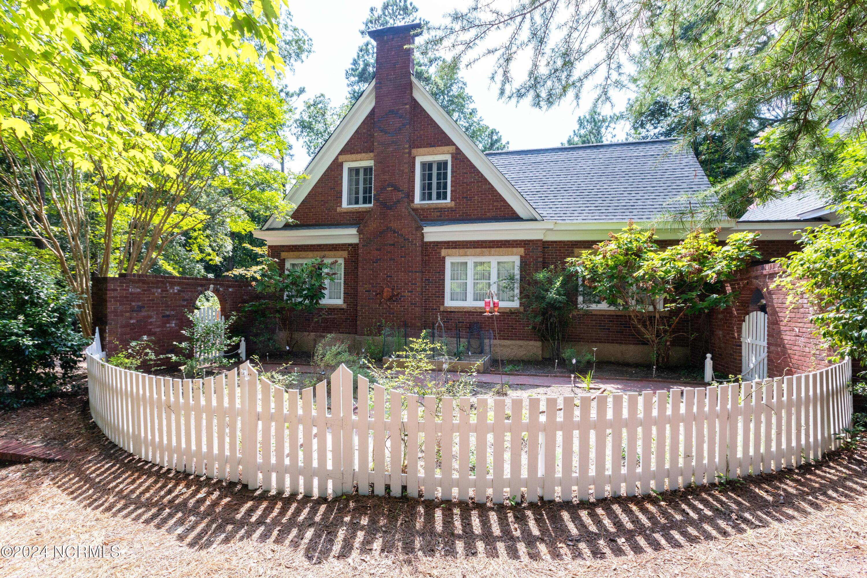 140 Pinegrove Road