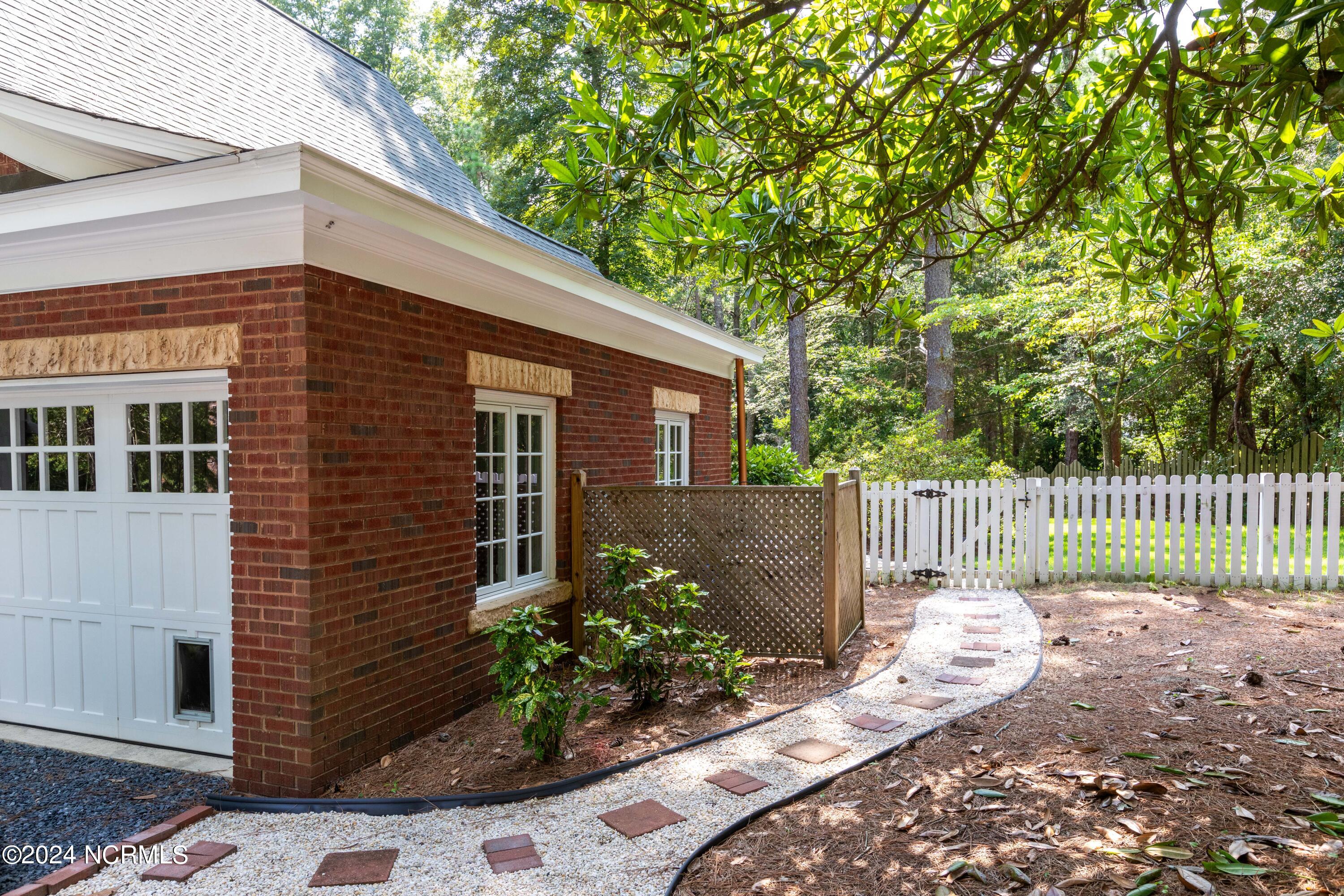 140 Pinegrove Road