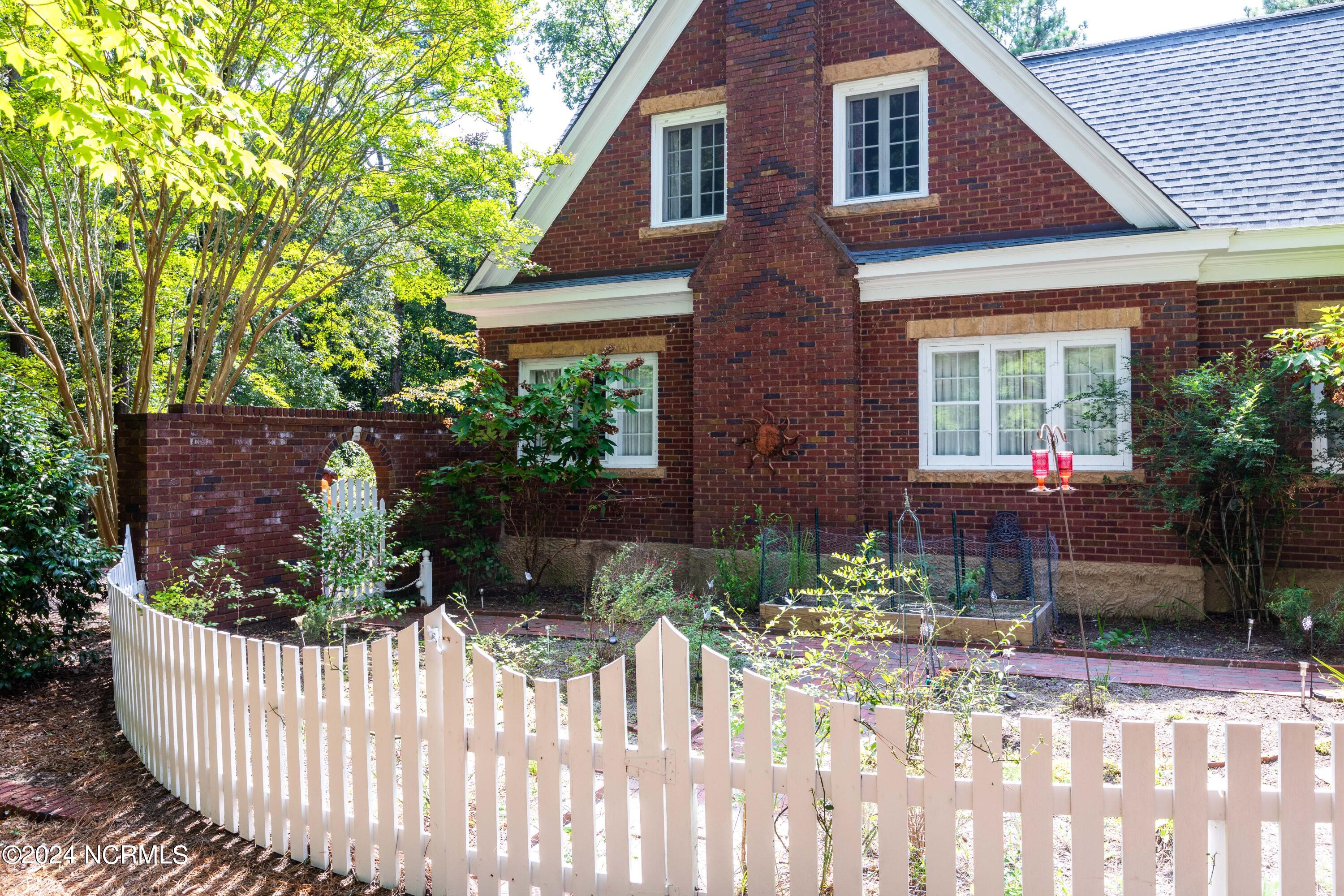 140 Pinegrove Road