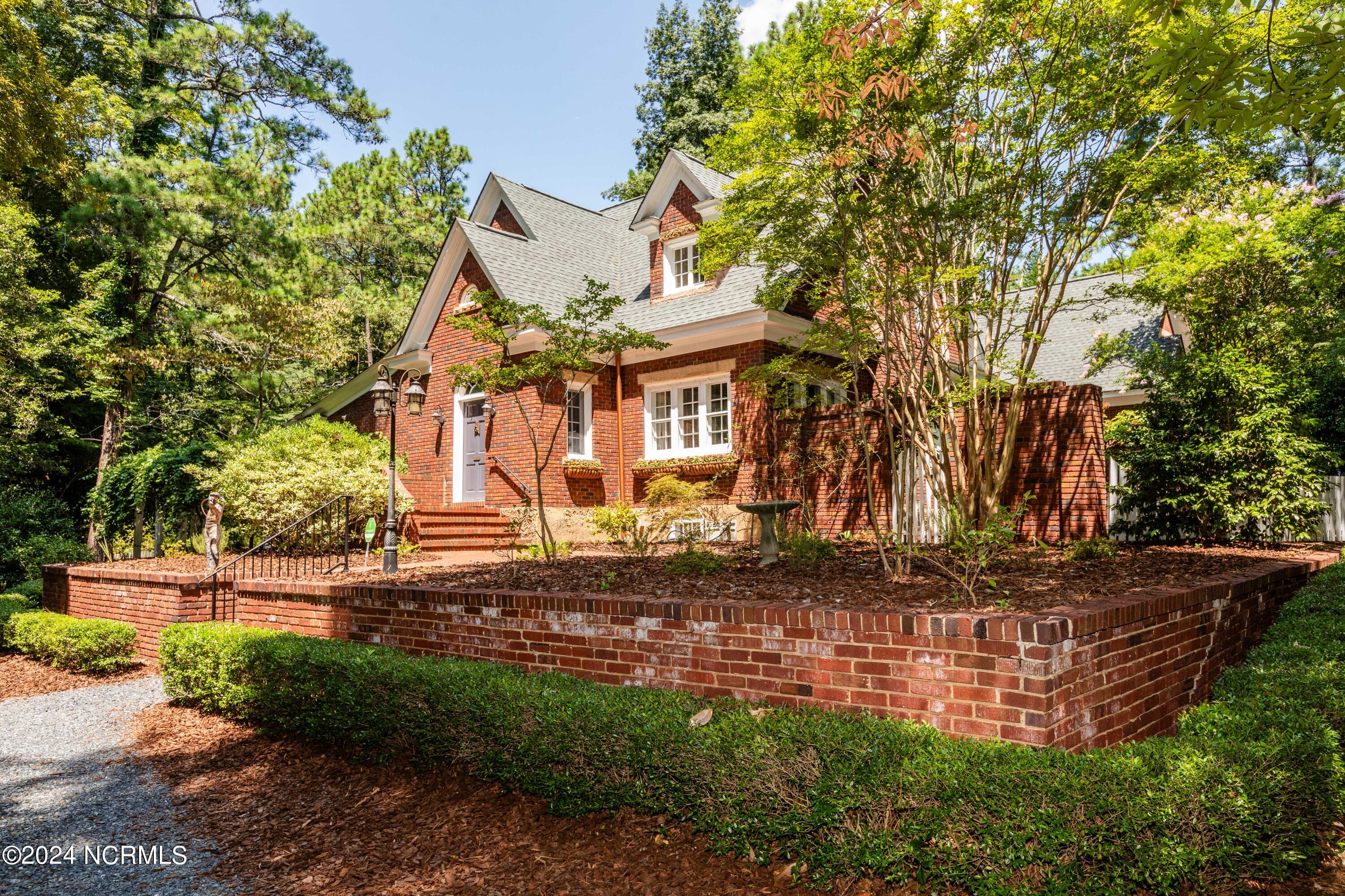 140 Pinegrove Road