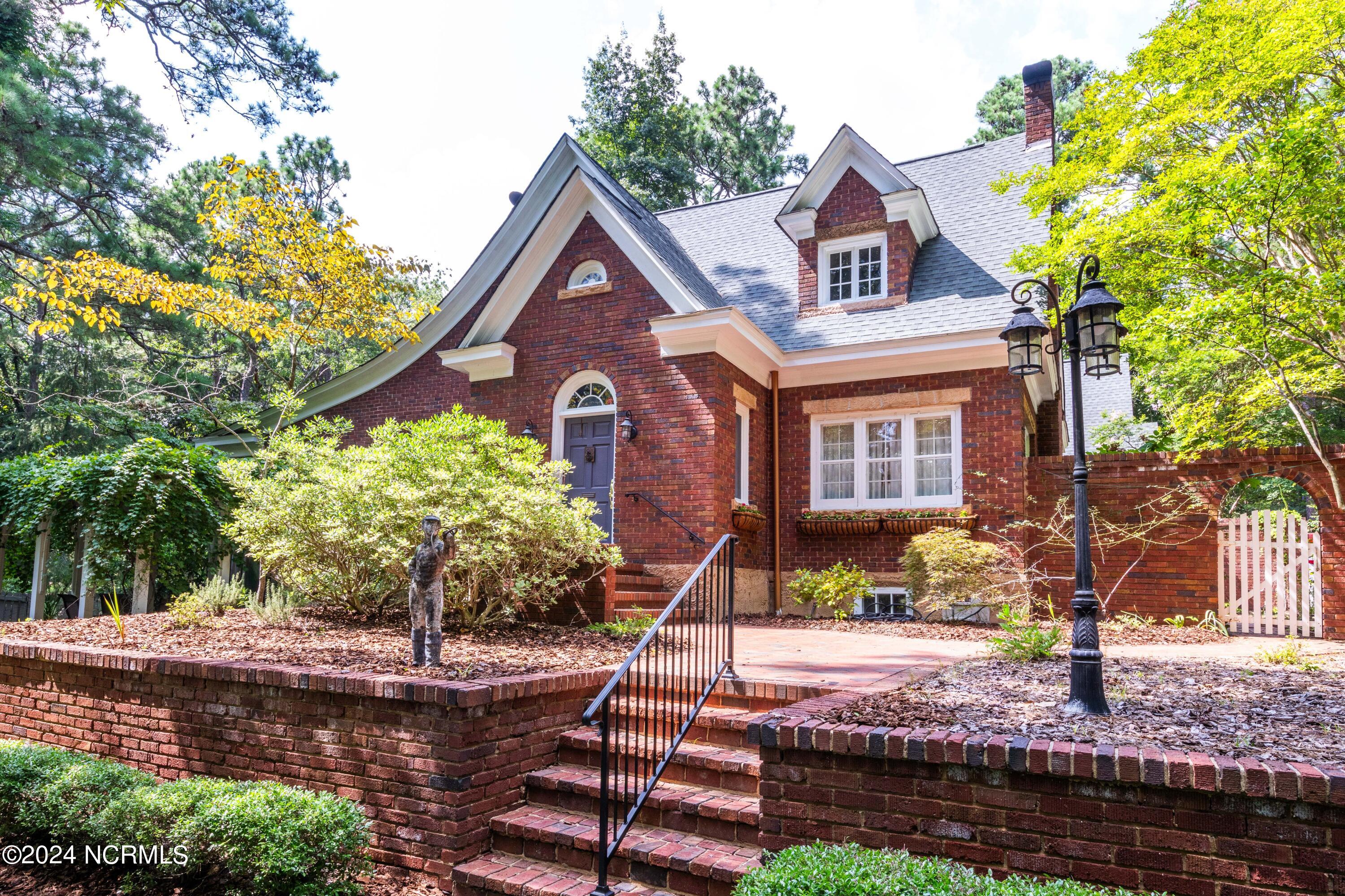 140 Pinegrove Road