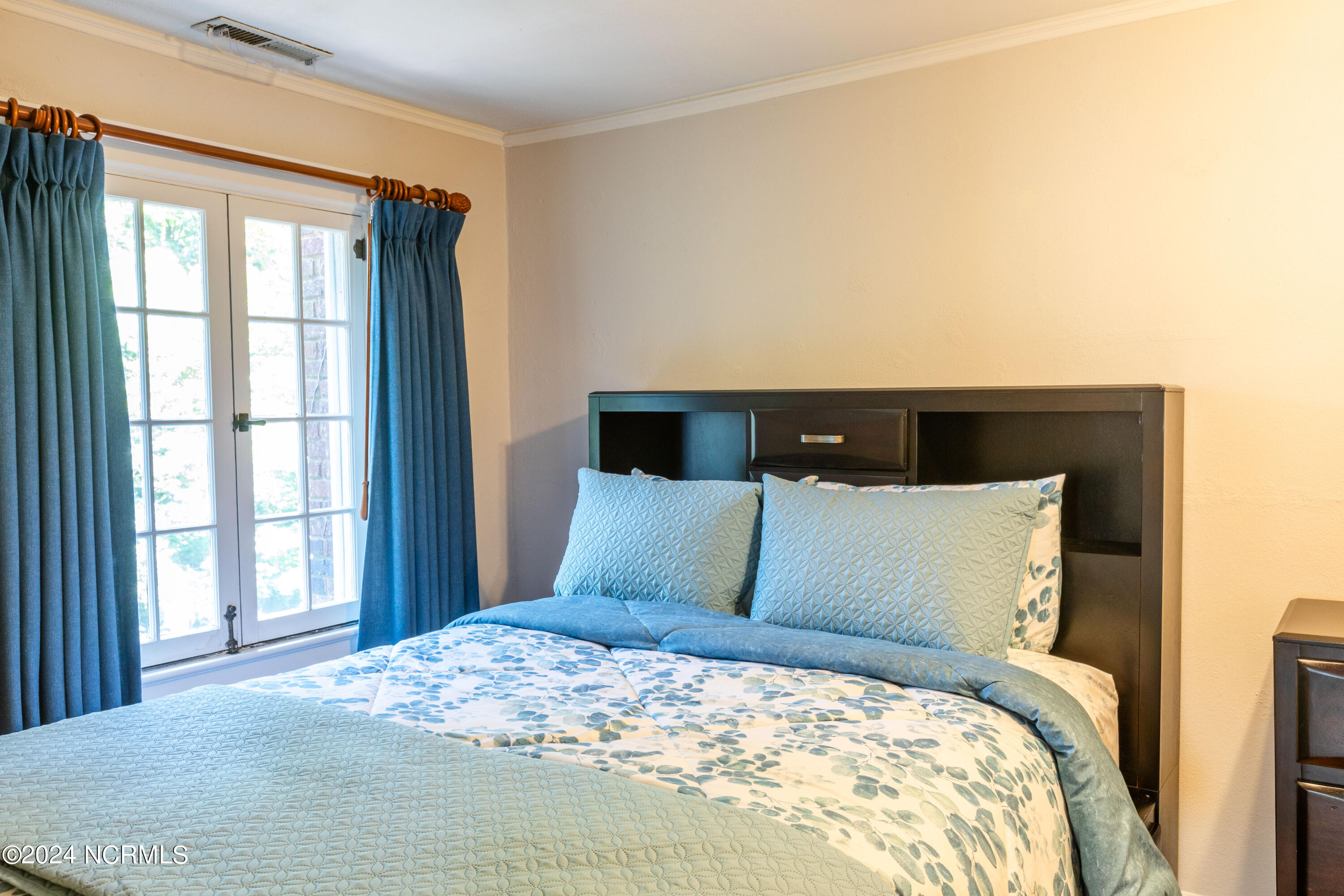 140 Pinegrove Road