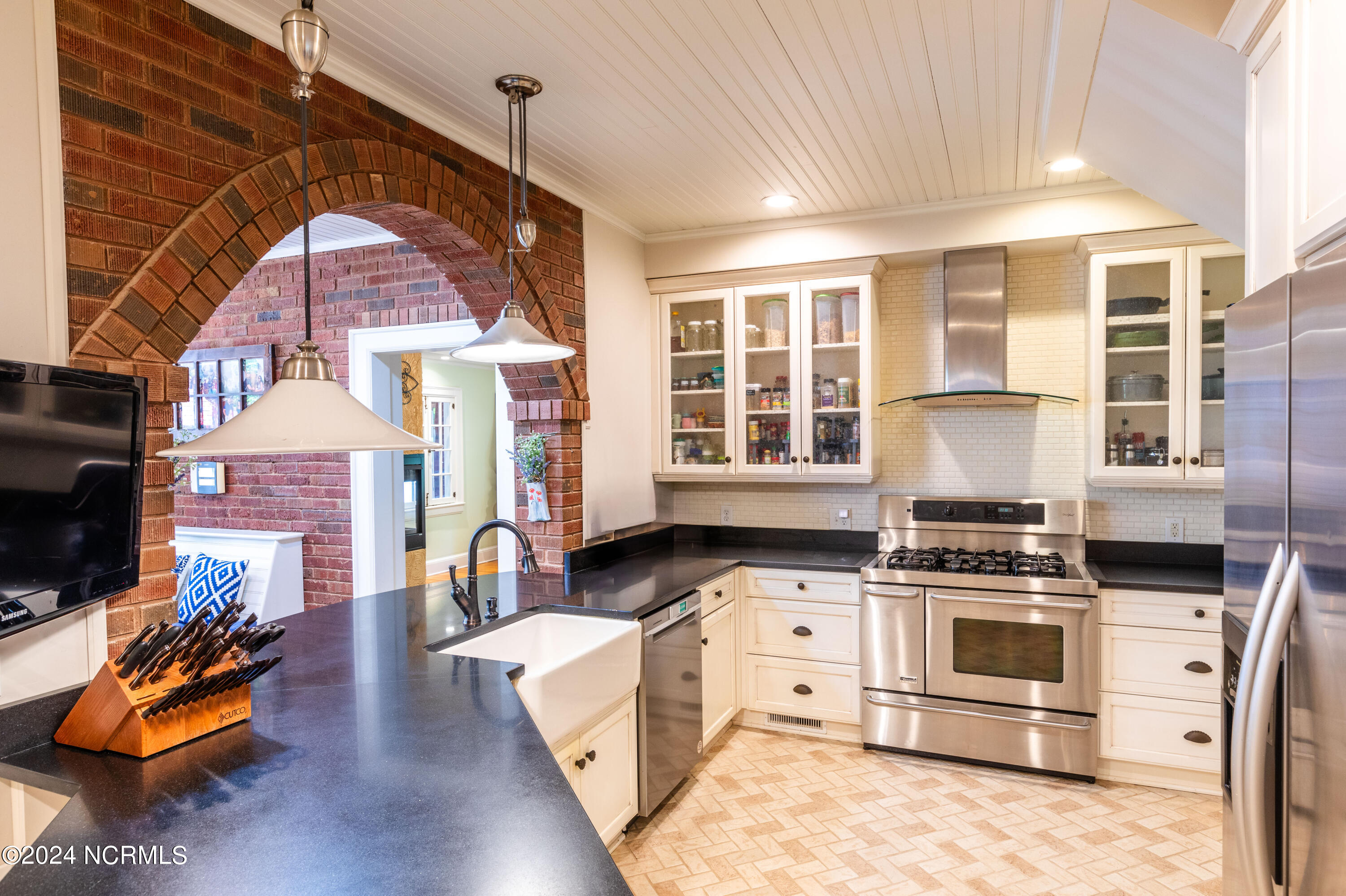 140 Pinegrove Road