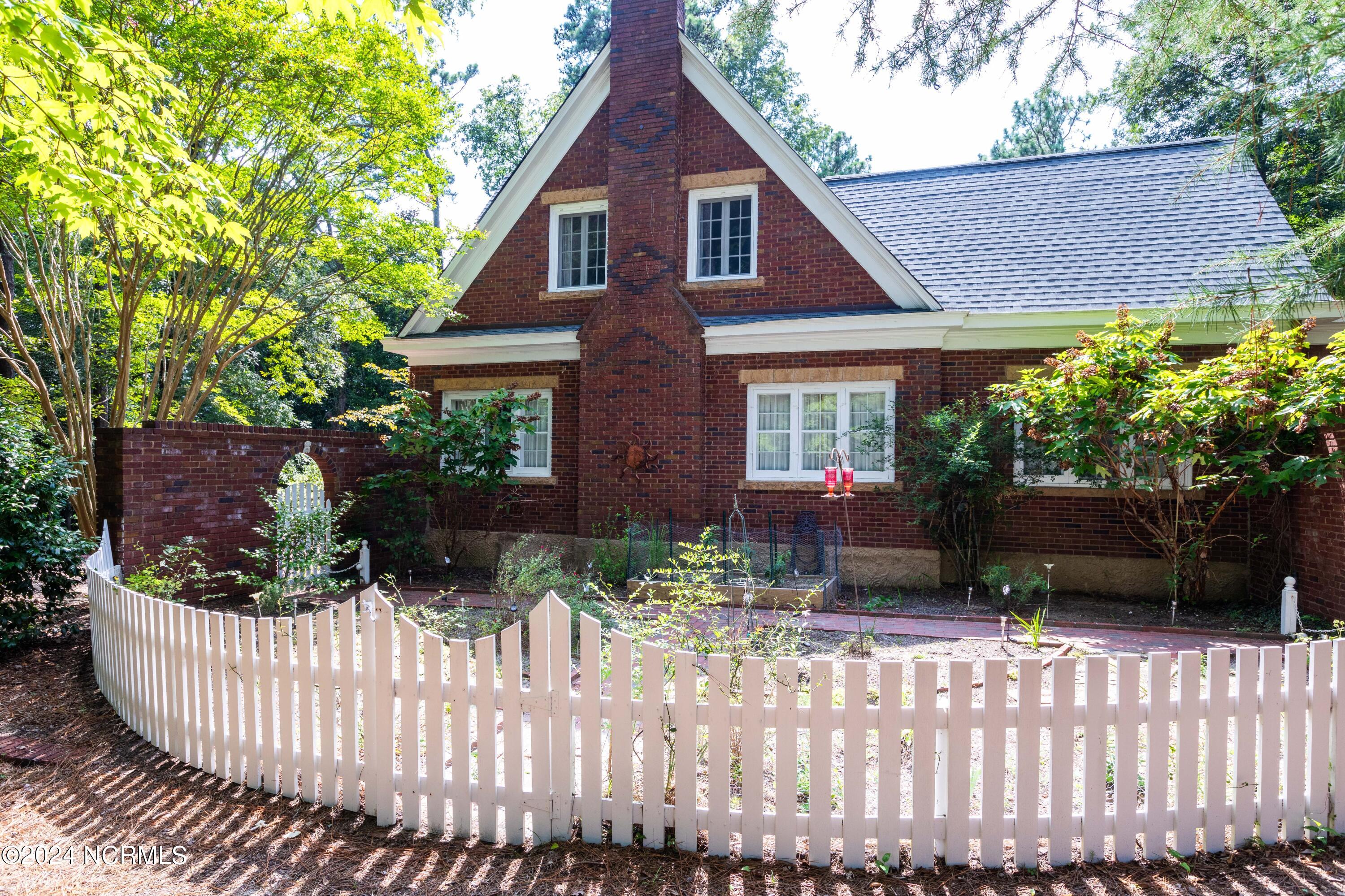 140 Pinegrove Road