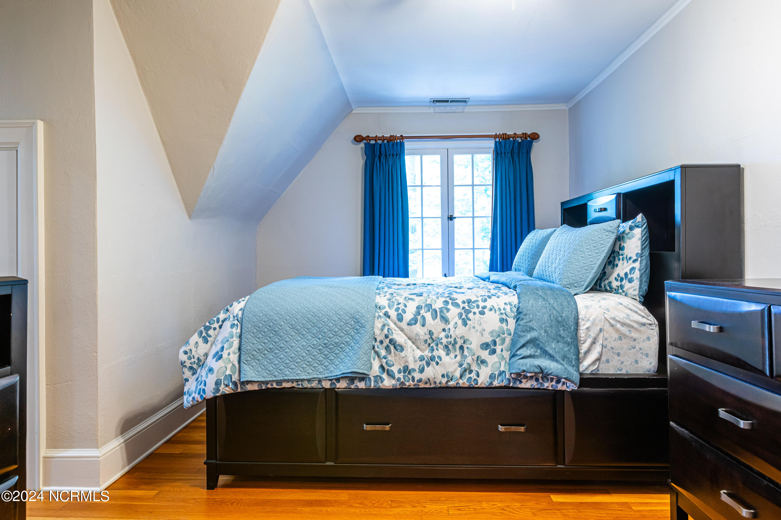 140 Pinegrove Road