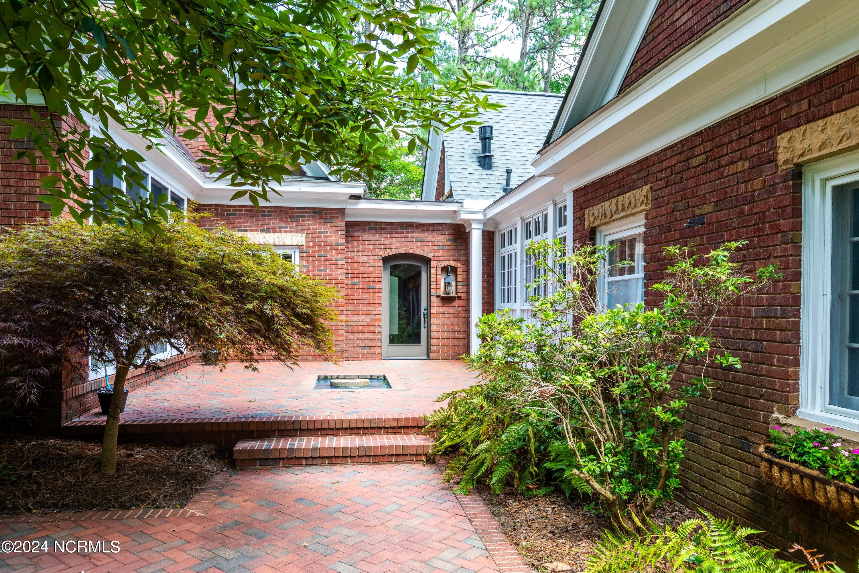 140 Pinegrove Road