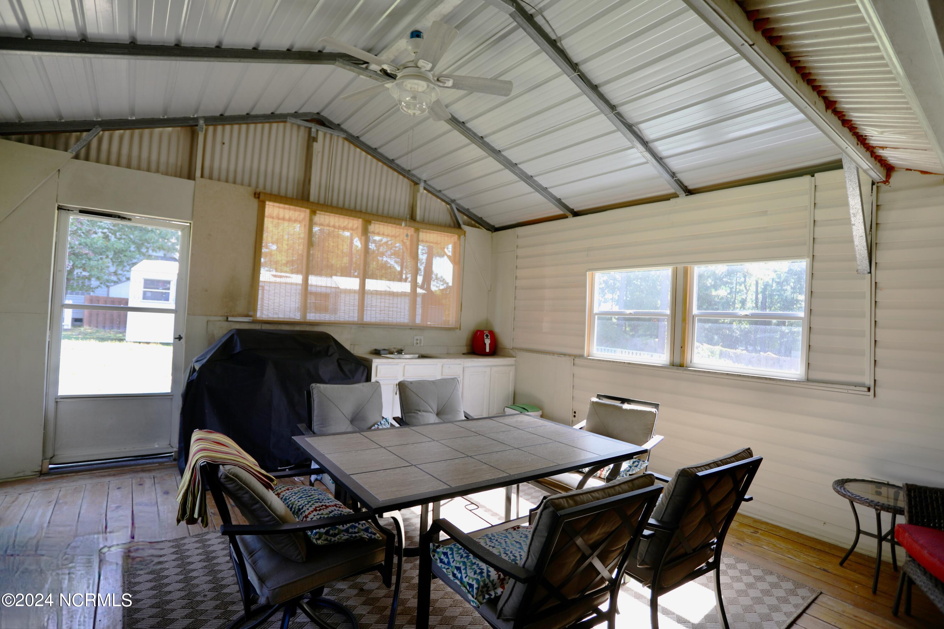 1111 N Glenwood Trail