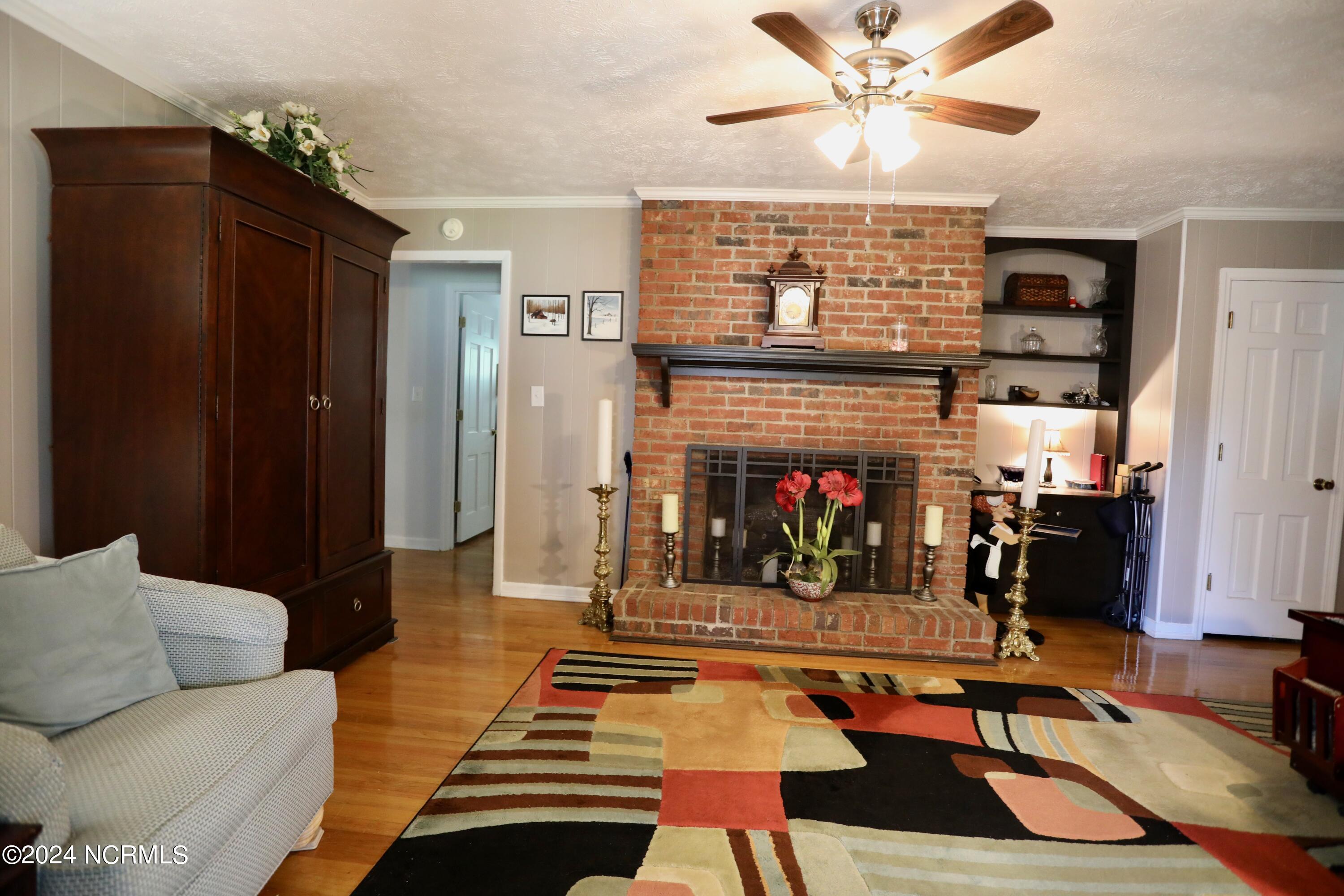 1111 N Glenwood Trail