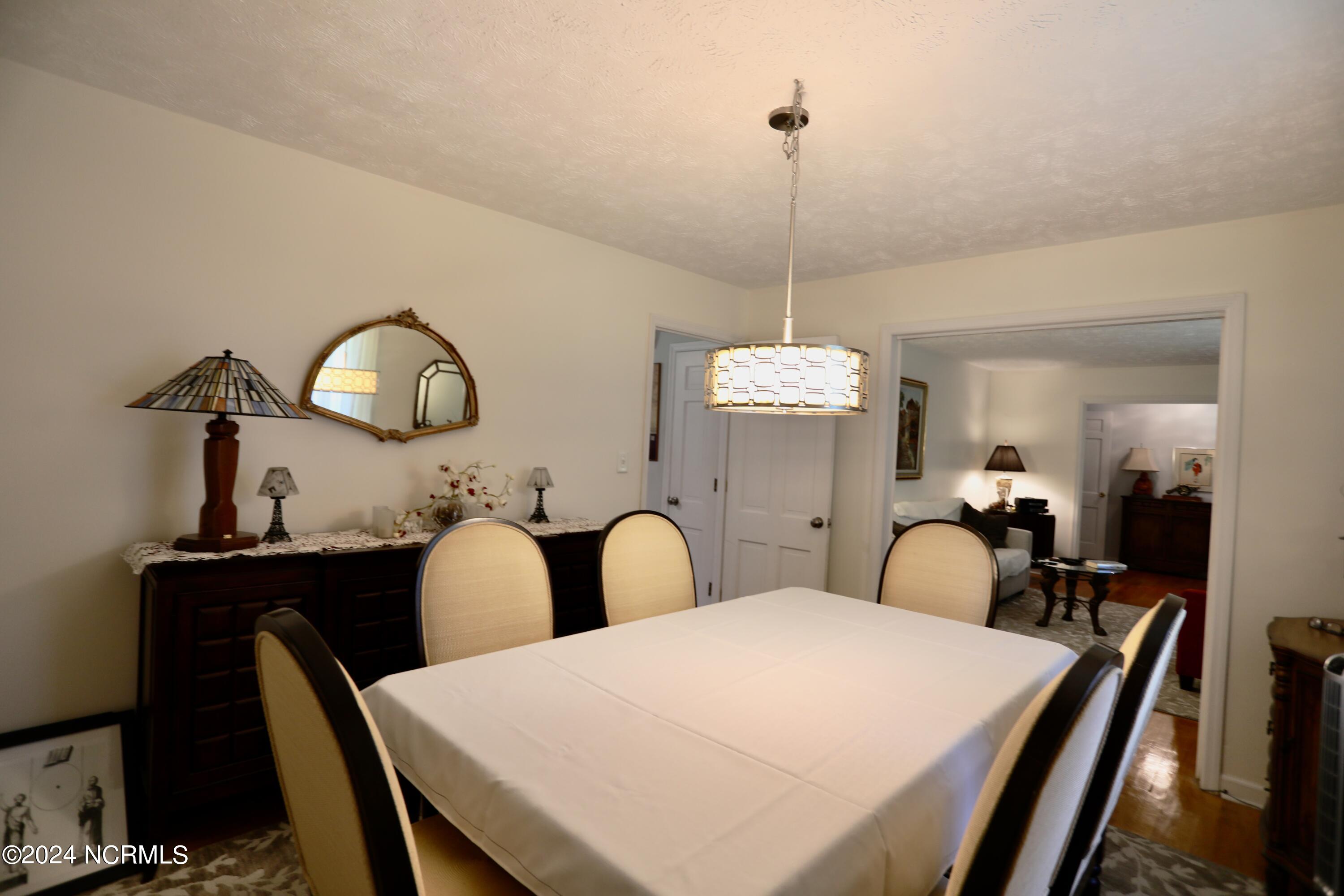 1111 N Glenwood Trail