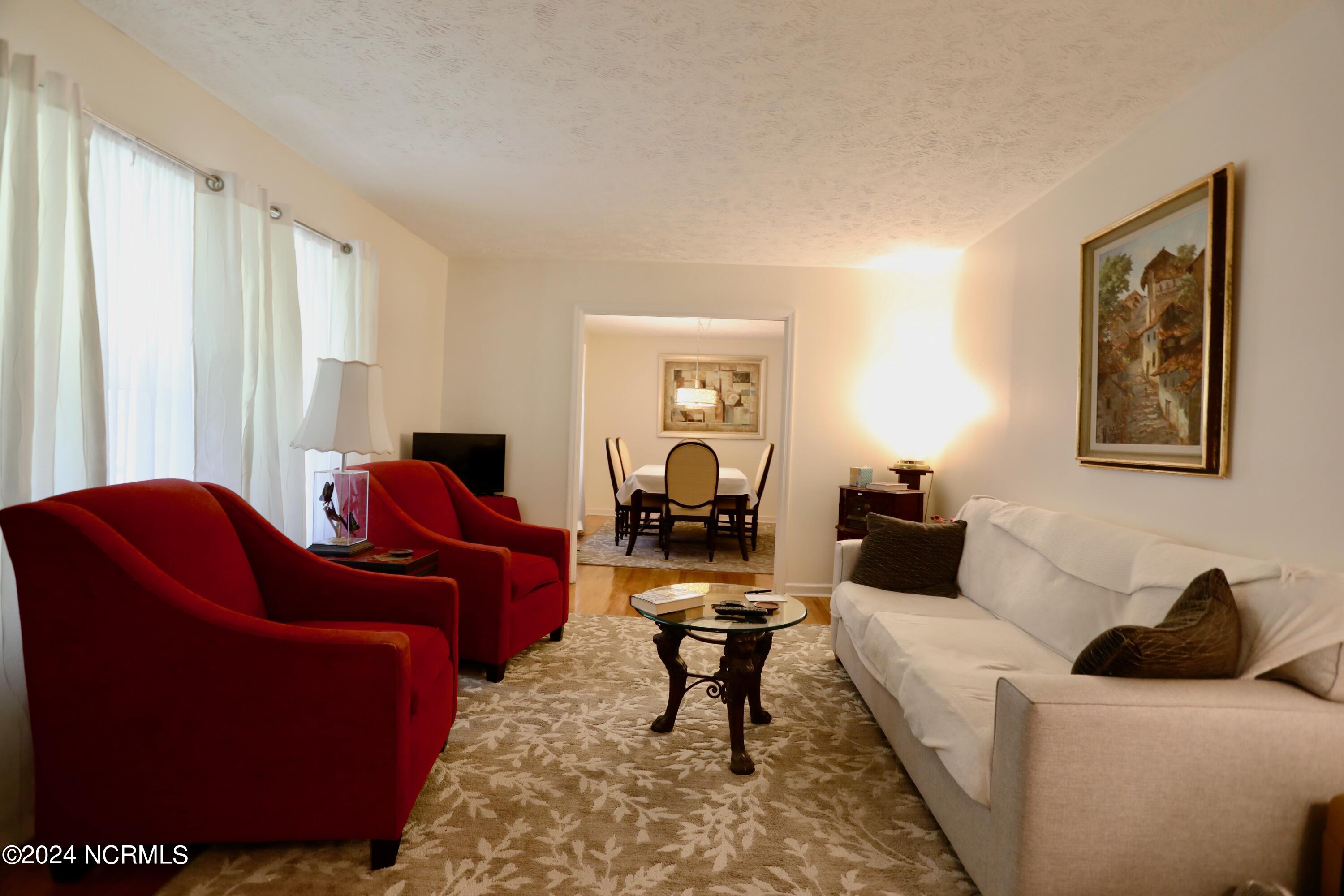 1111 N Glenwood Trail
