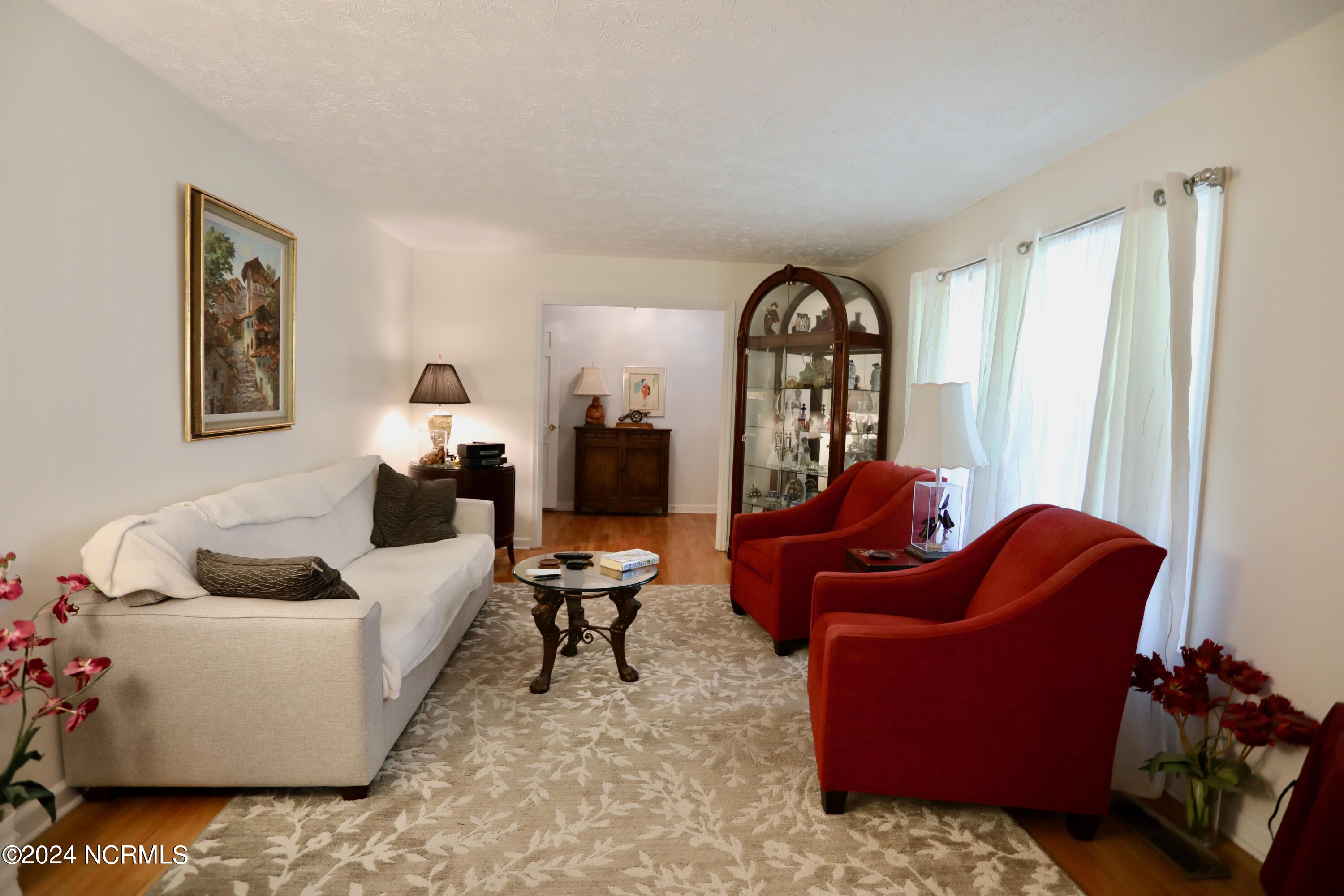1111 N Glenwood Trail