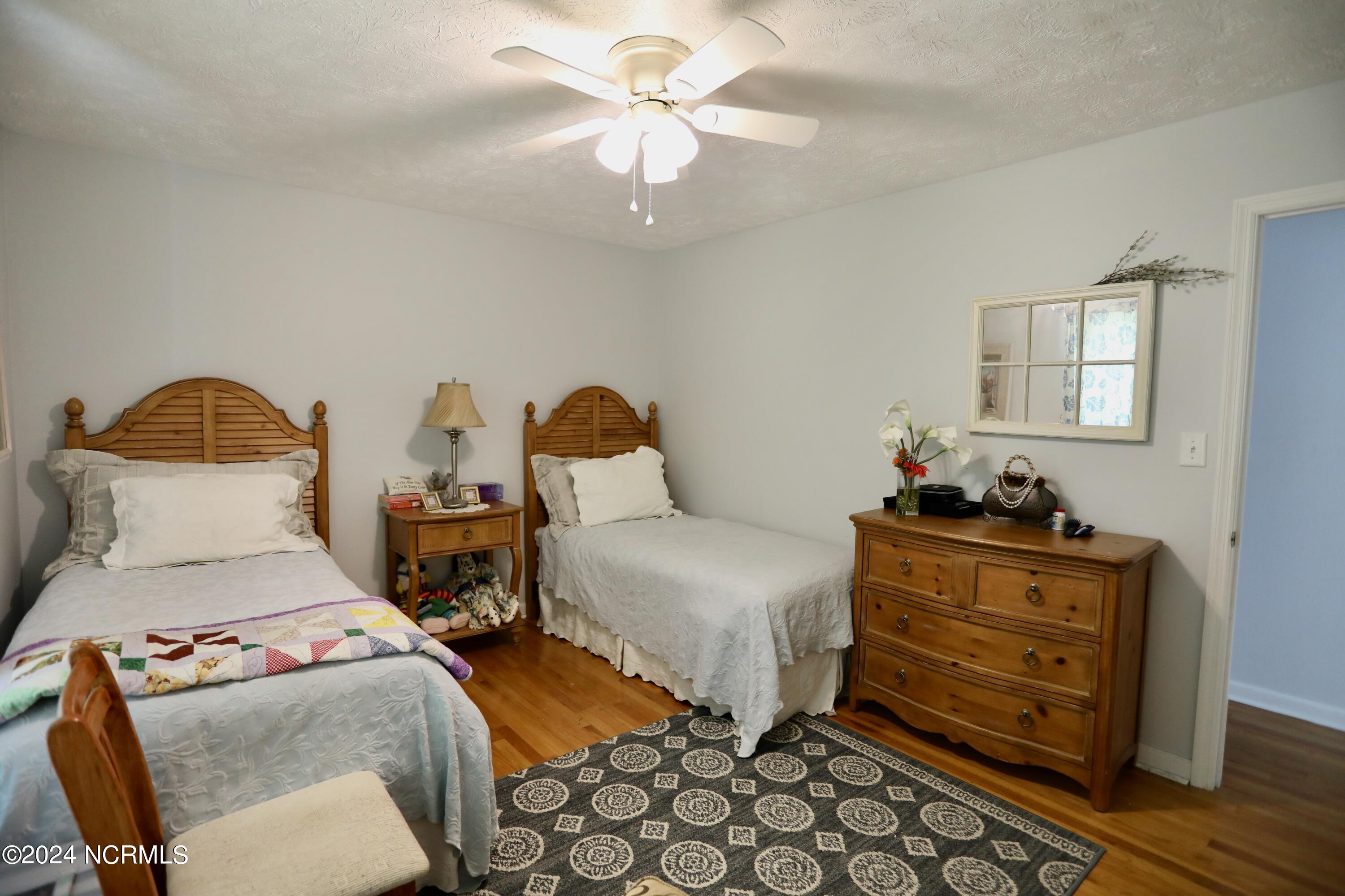 1111 N Glenwood Trail