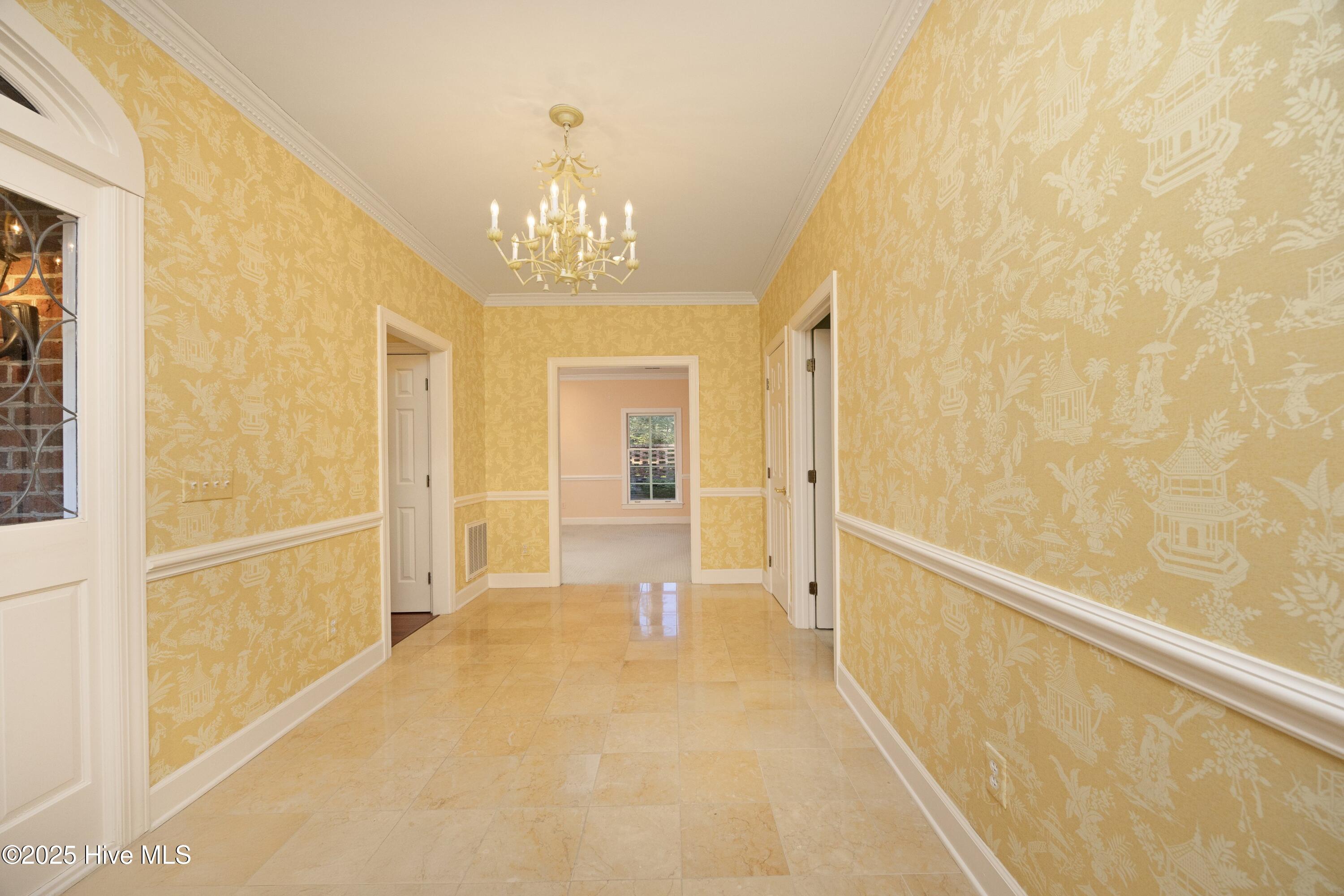 8 Ravenel Court