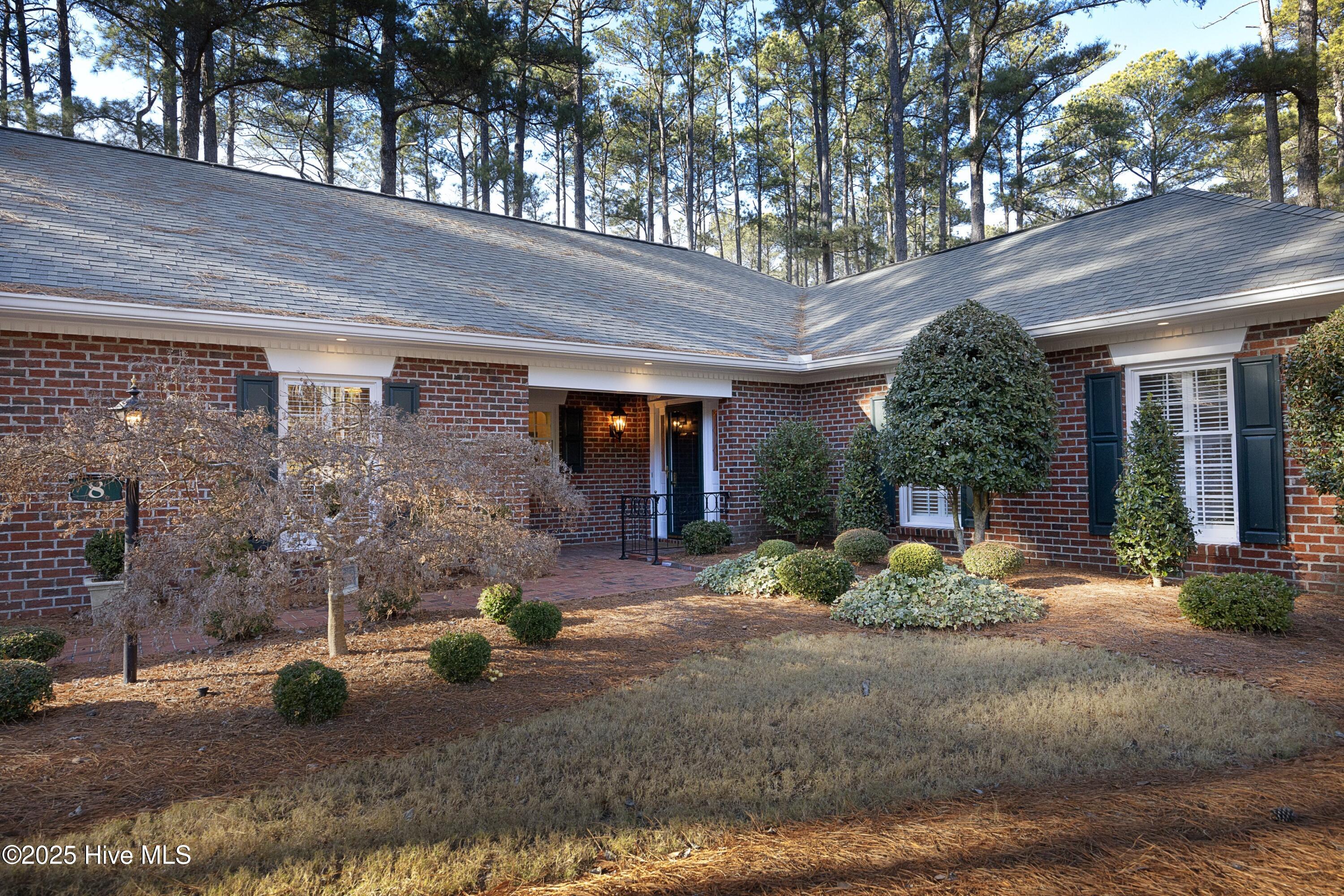 8 Ravenel Court