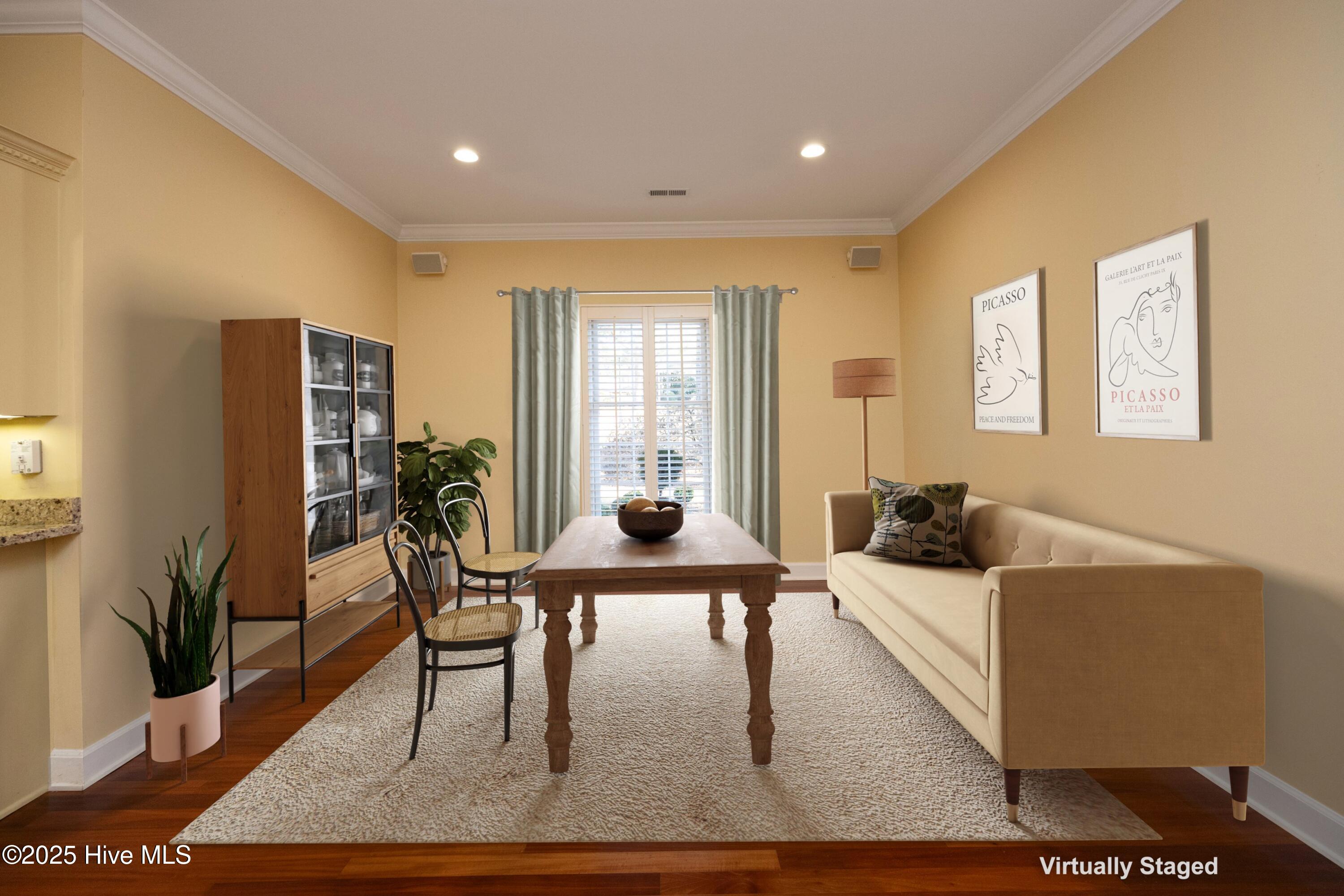 8 Ravenel Court