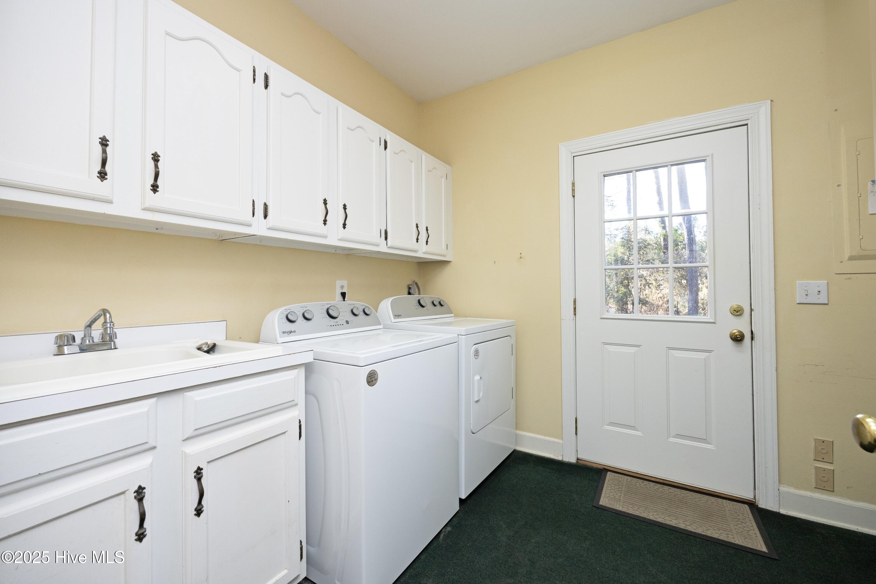 8 Ravenel Court