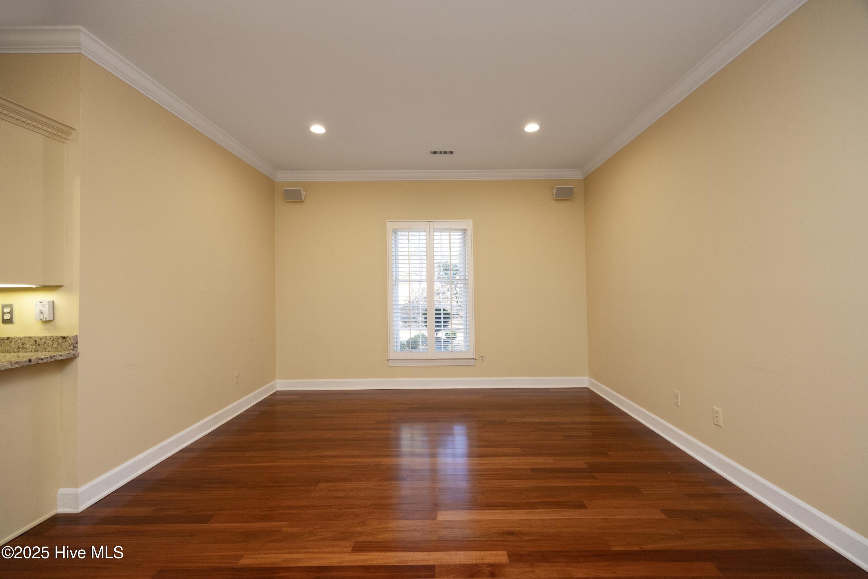 8 Ravenel Court