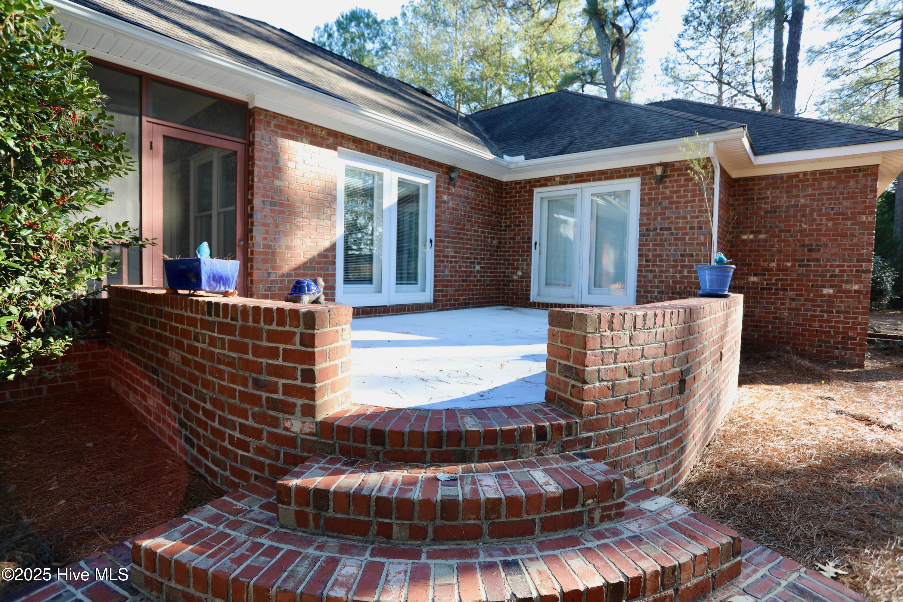 375 Lake Forest Drive