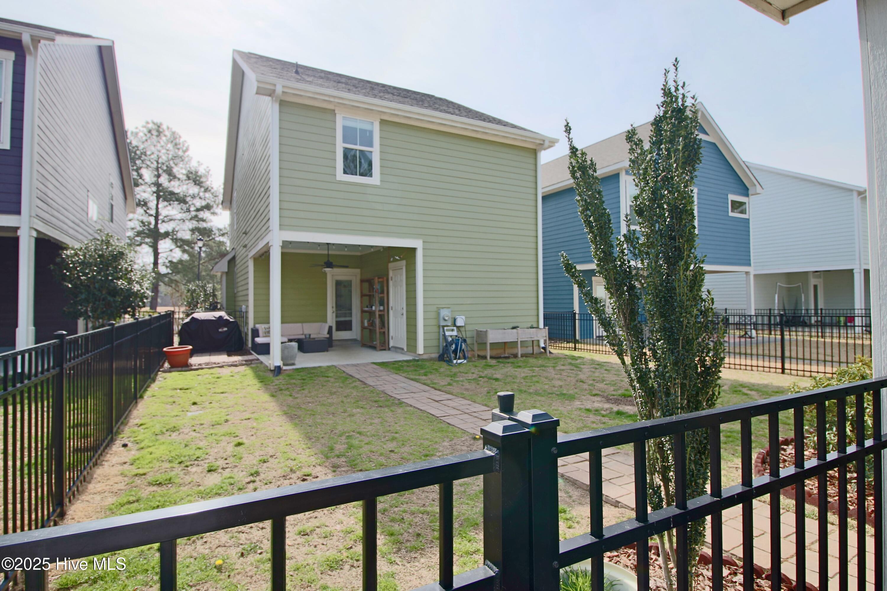 253 Legacy Lakes Way