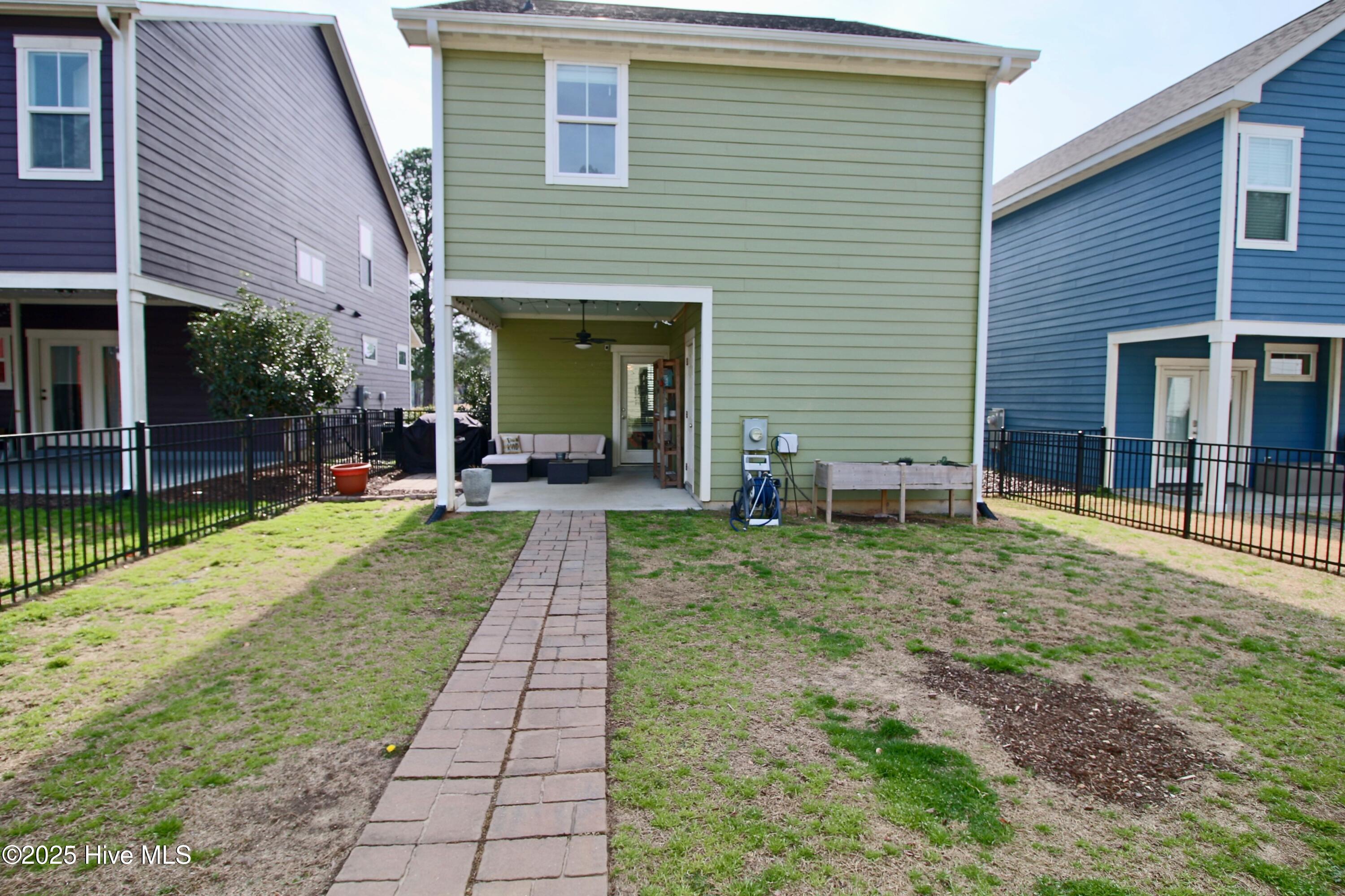 253 Legacy Lakes Way