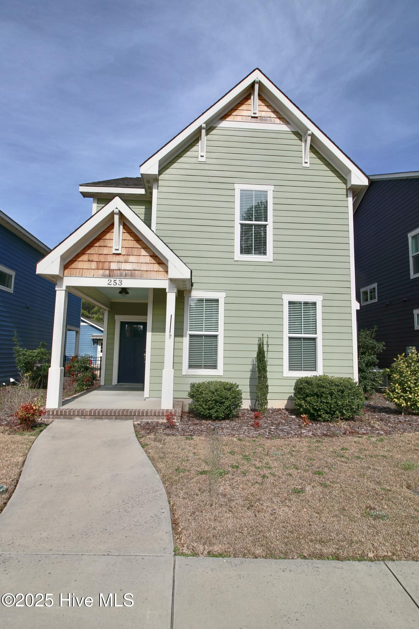253 Legacy Lakes Way