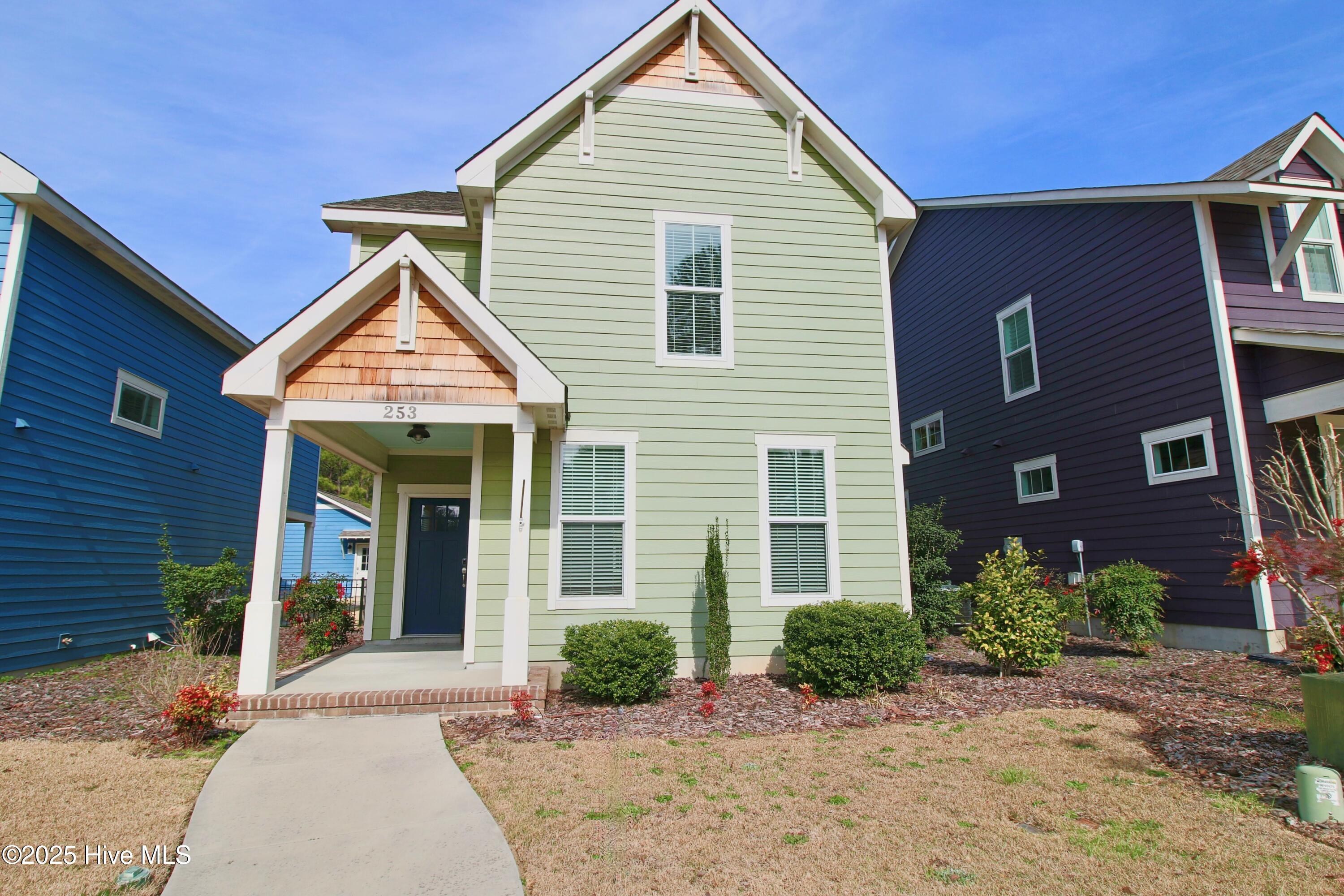 253 Legacy Lakes Way