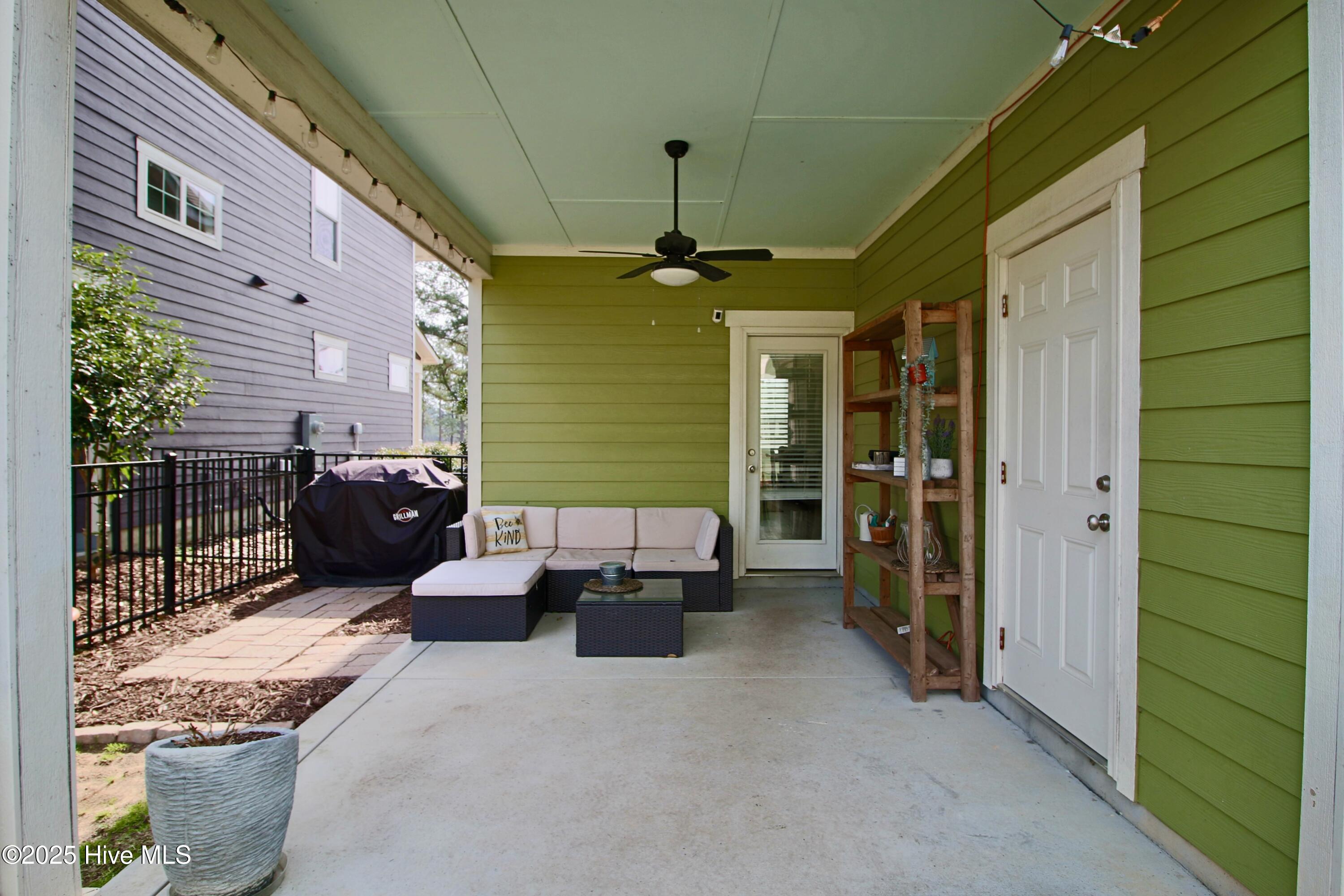 253 Legacy Lakes Way