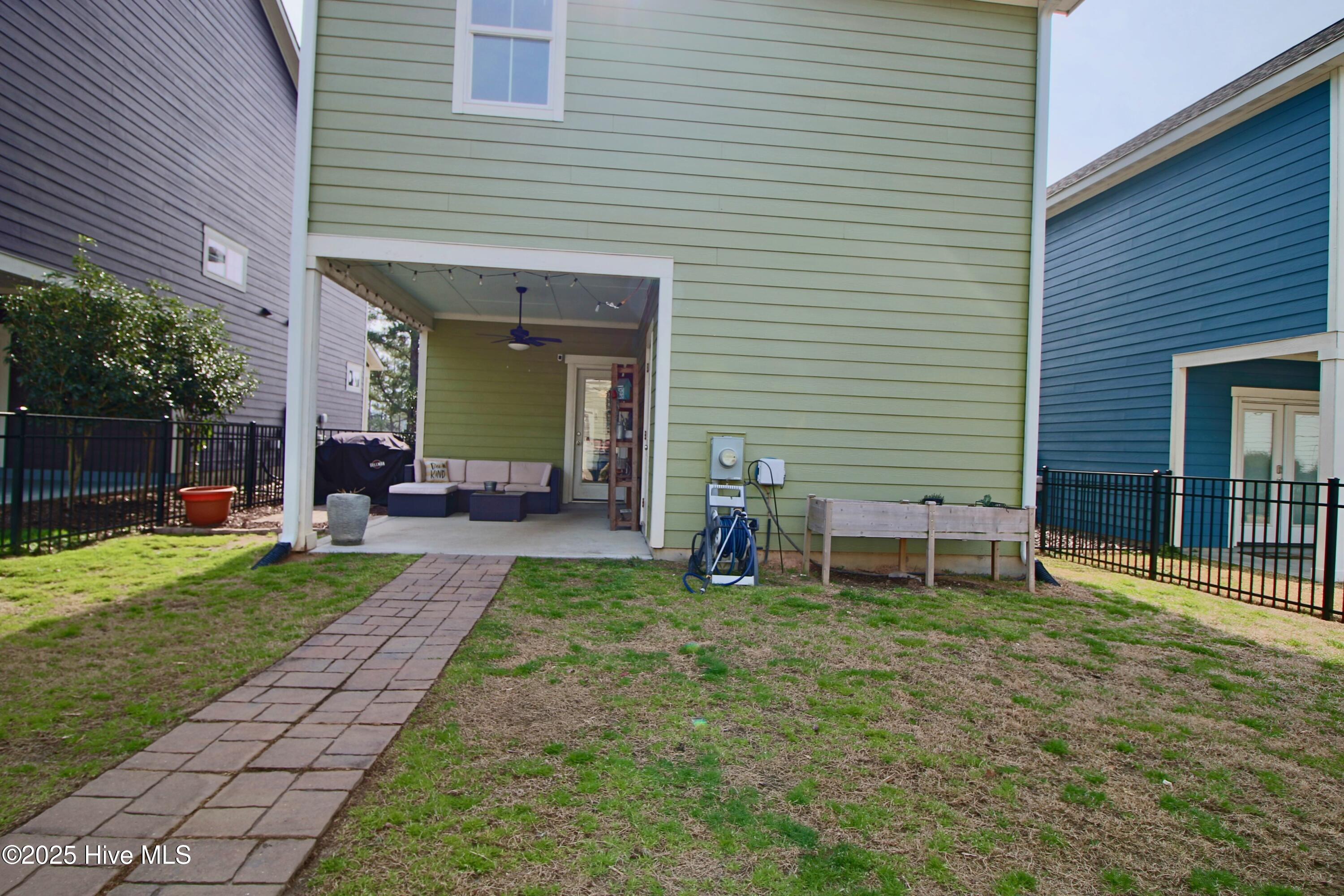 253 Legacy Lakes Way