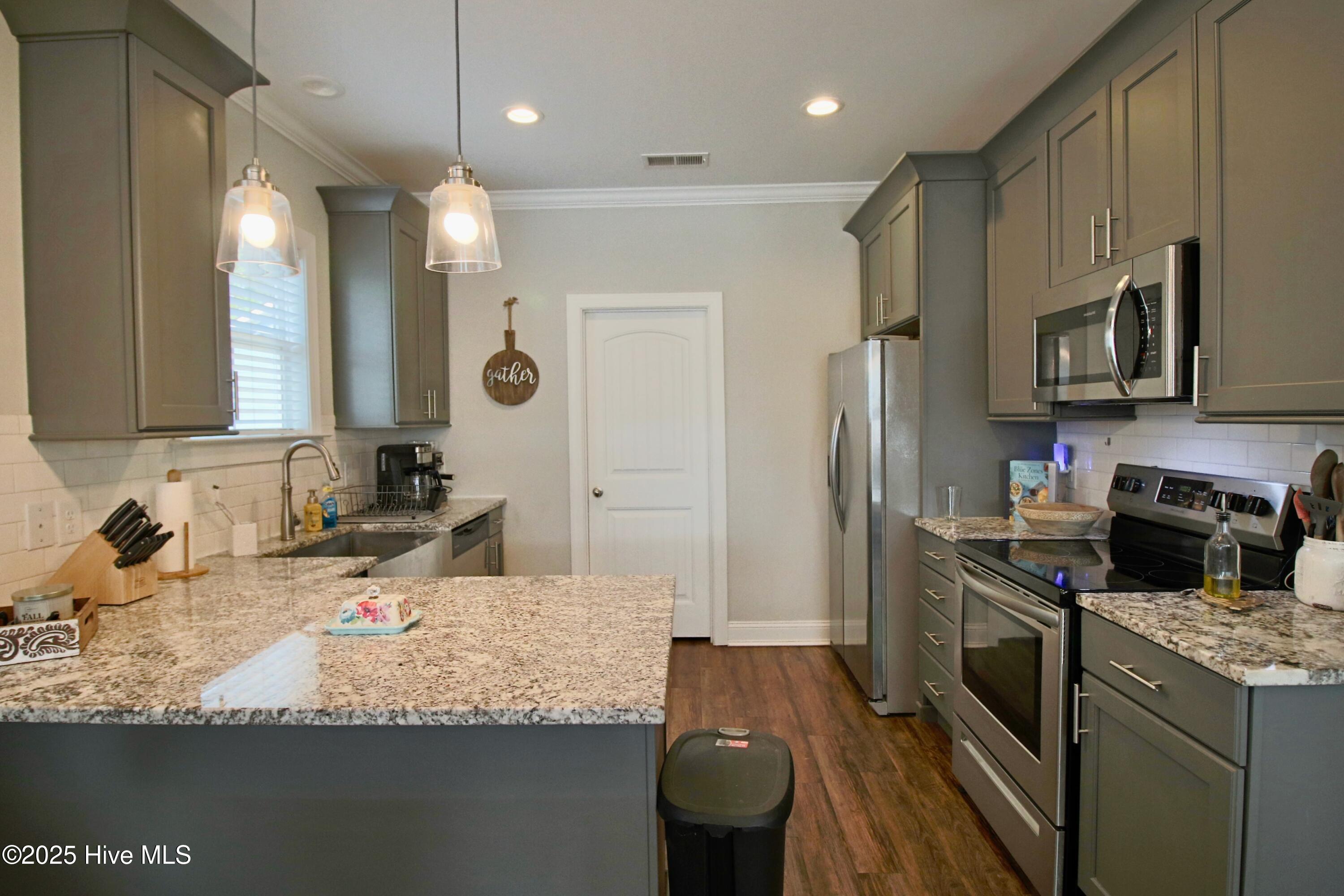 253 Legacy Lakes Way