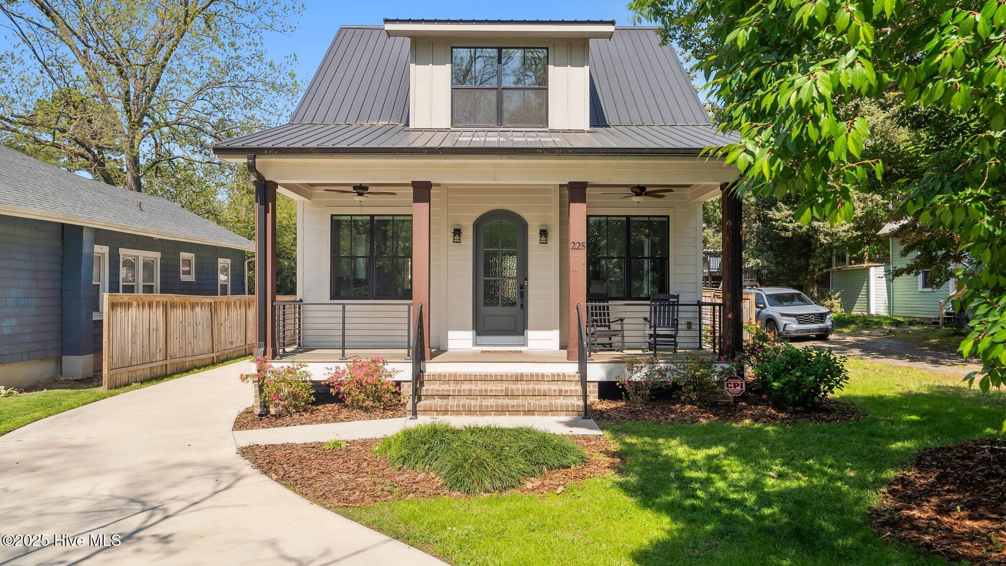 225 W Vermont Avenue
