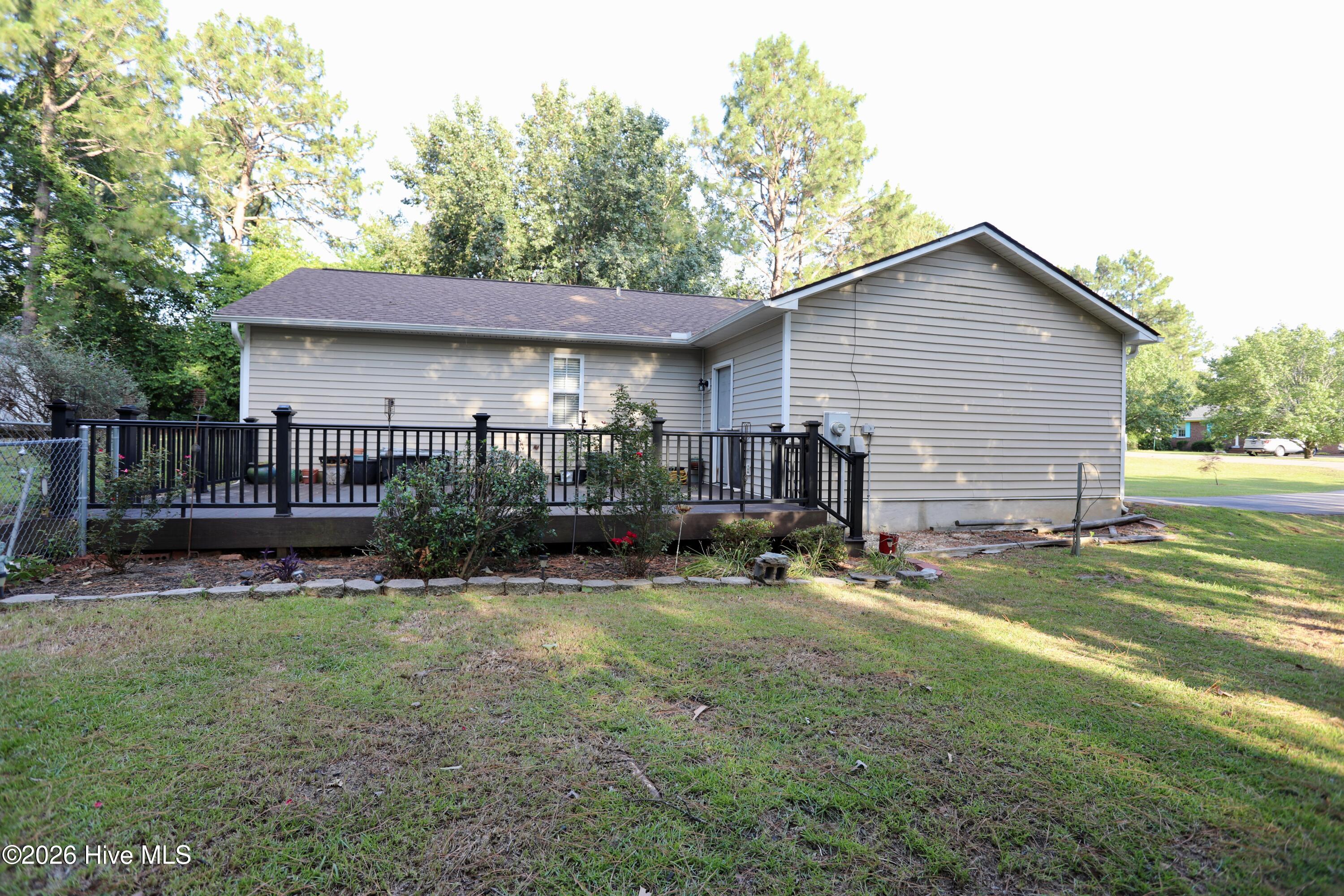110 Robin Hood Lane