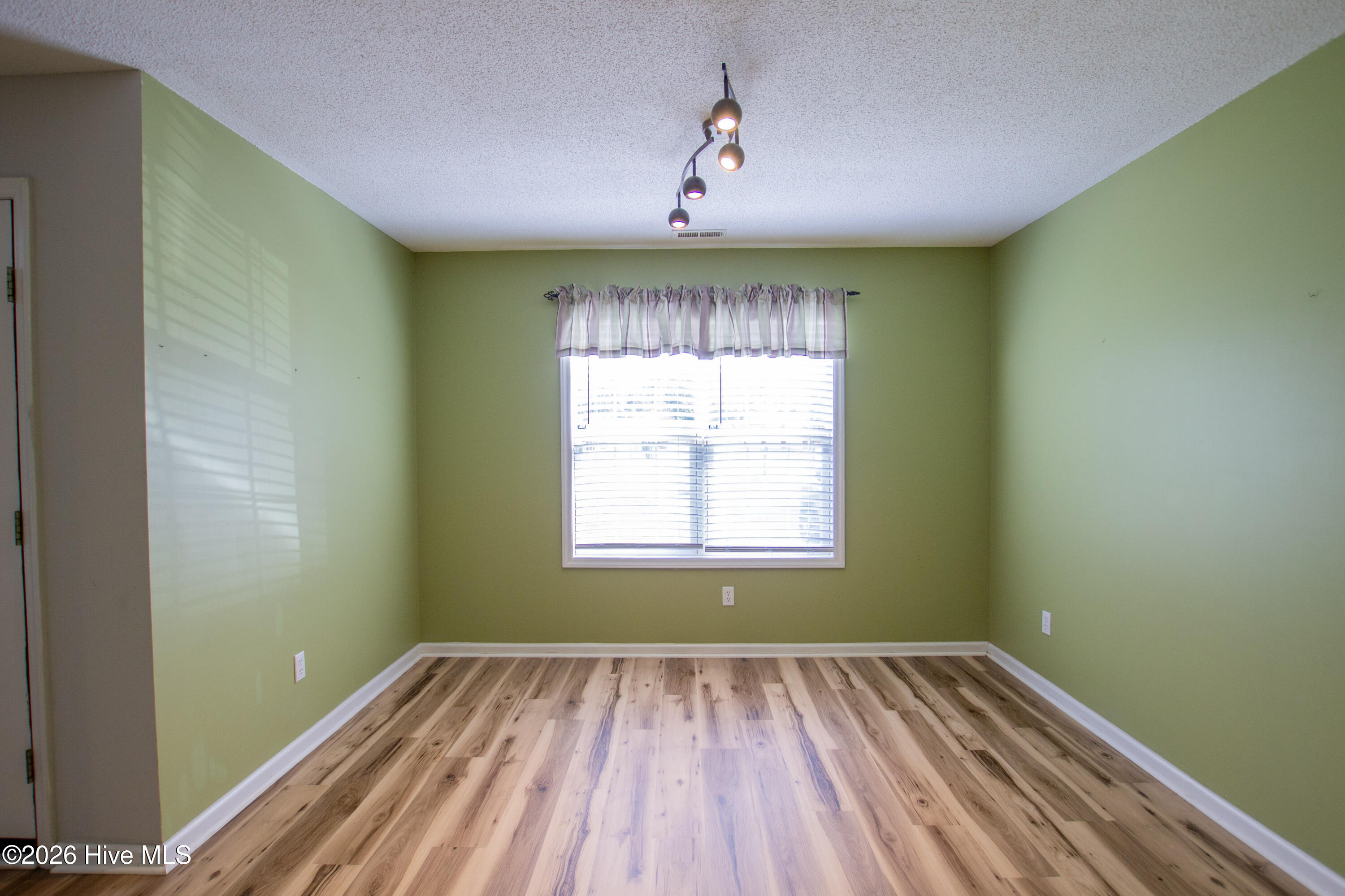 110 Robin Hood Lane